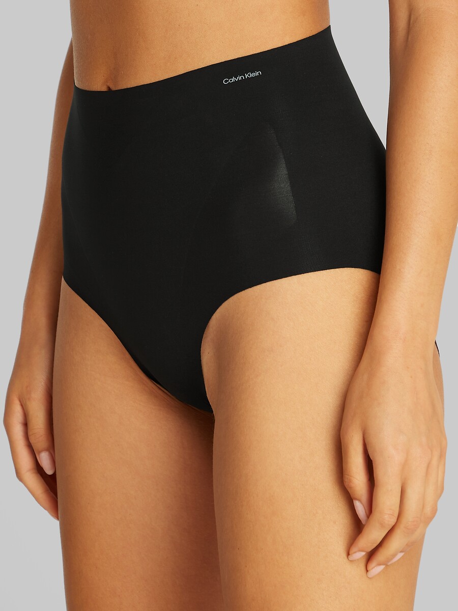 CALVIN KLEIN ROUPA ÍNTIMA<br>Cueca modeladora que fica no lugar e se estica