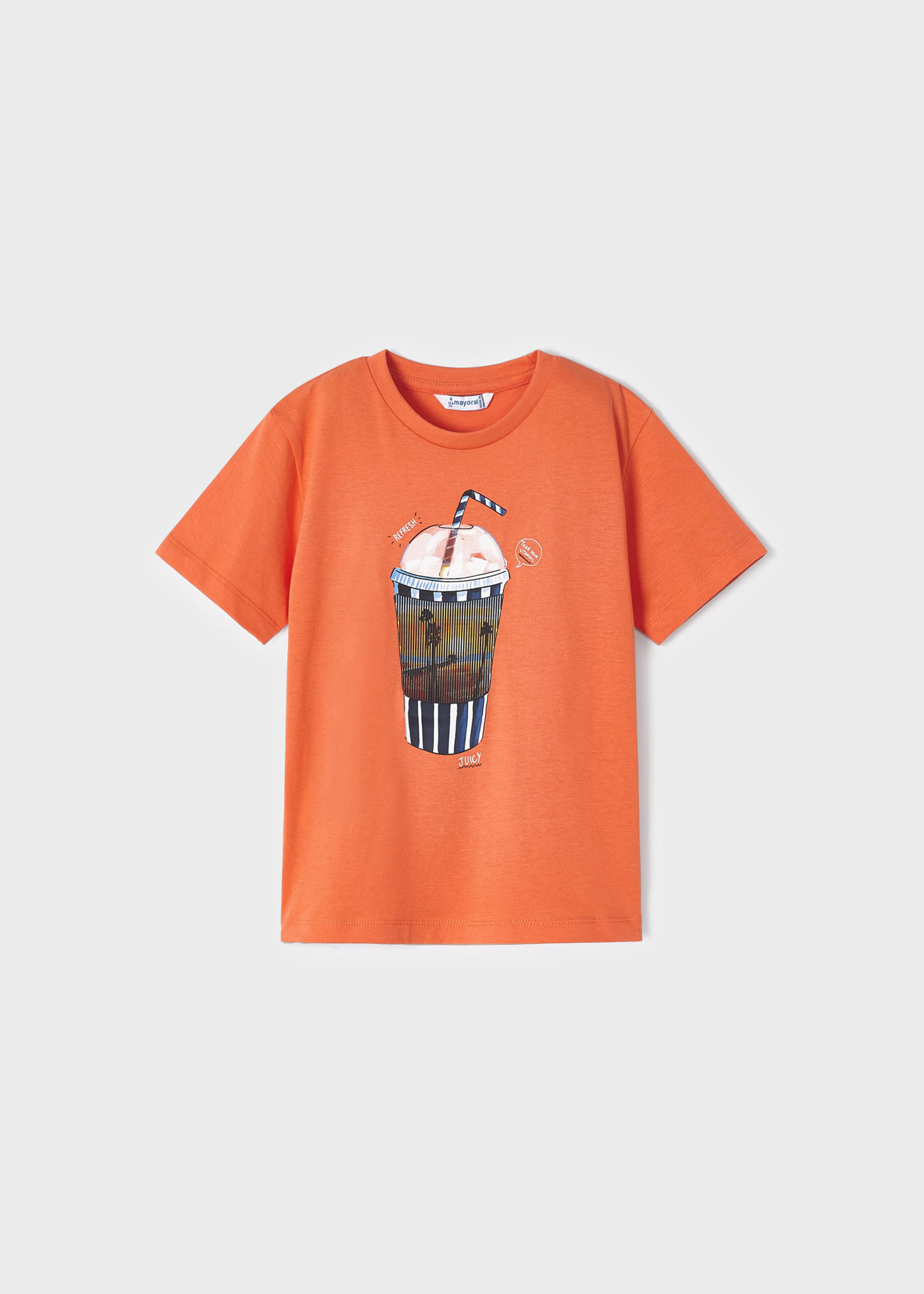 Camiseta infantil com estampa interativa, feita de algodão sustentável.