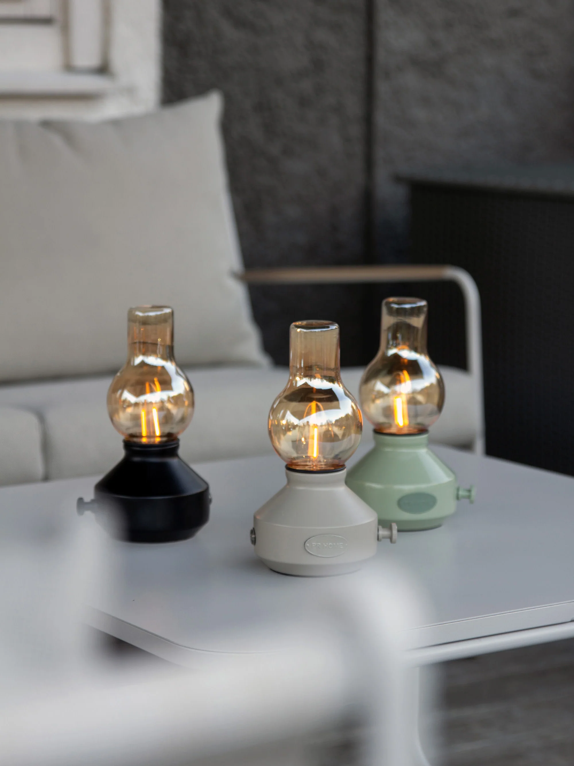 Outdoor kleine LED tafellamp Glimt, dimbaar