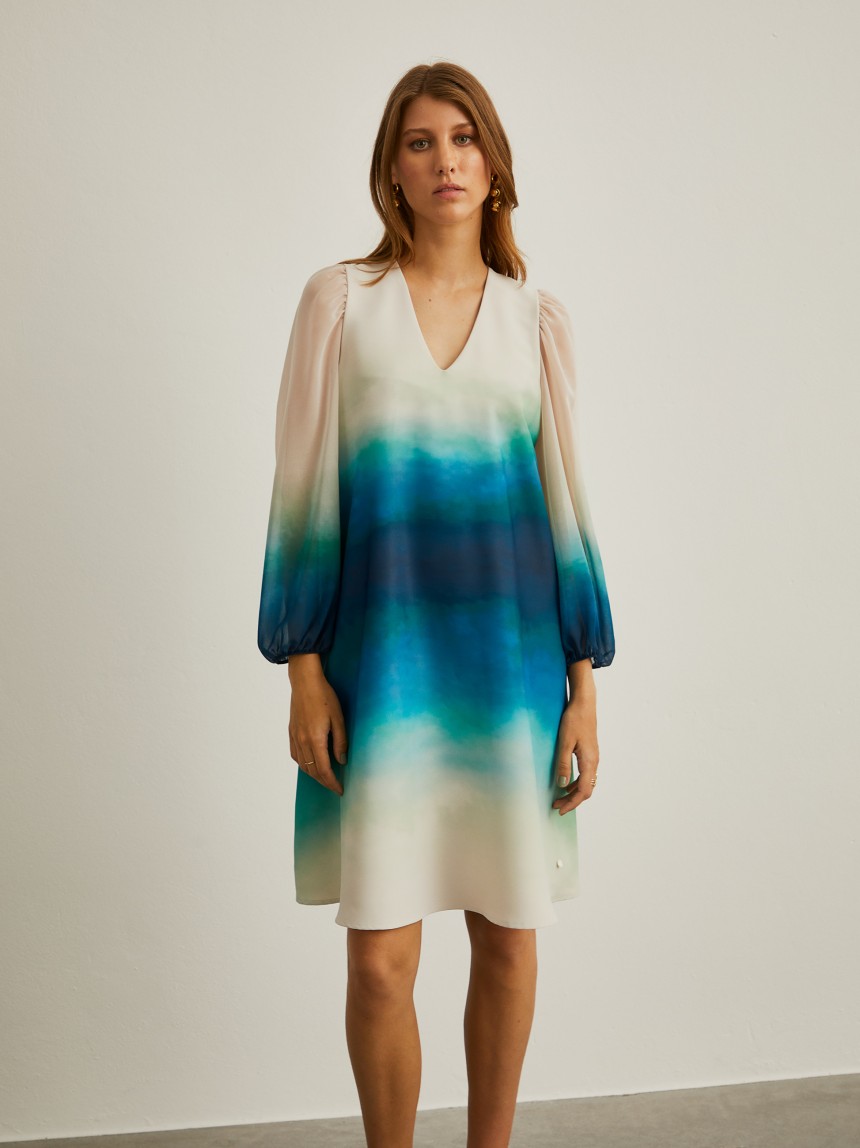 Vestido curto com padrão degradé