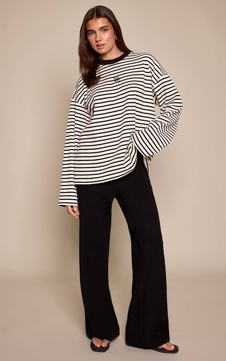 Monochrome T-shirt Oversize À Rayures Contrastées Avec Détail Logo En Jersey