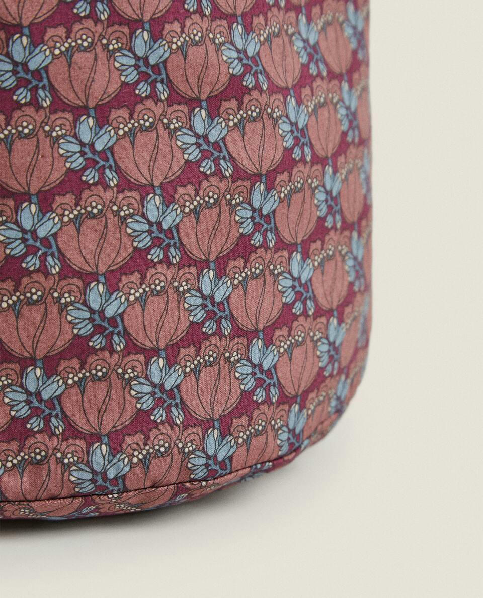 Sacola para roupas infantis feita com tecido Liberty