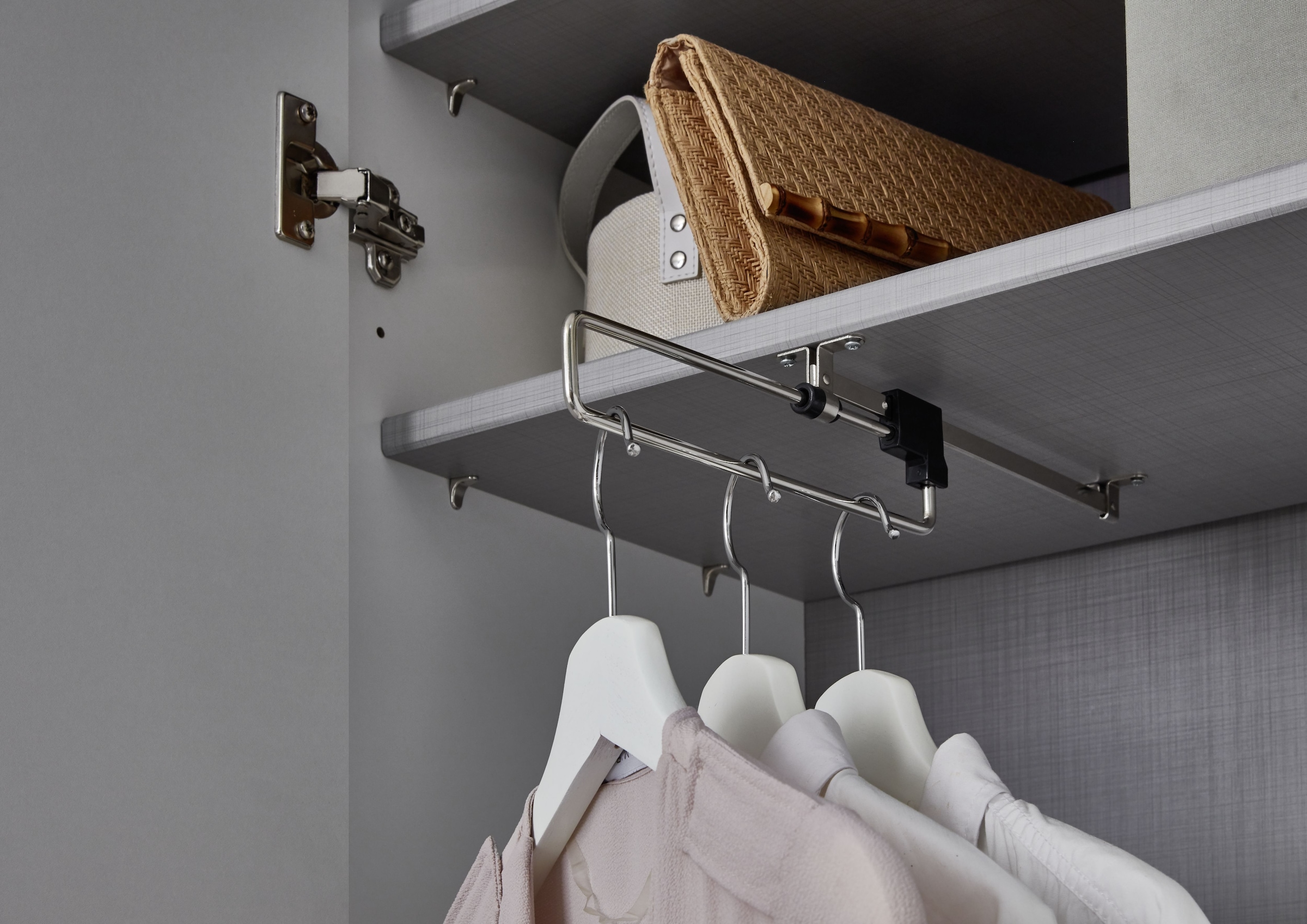 Wimex Kleiderschrank »Mugano,in 8 Breiten,3 Höhen,2 Tiefen, viele Farben, Made in Germany« in Basic oder Premium Ausstattung,  mit langen oder kurzen Griffen aus Metall, mit oder ohne Spiegel