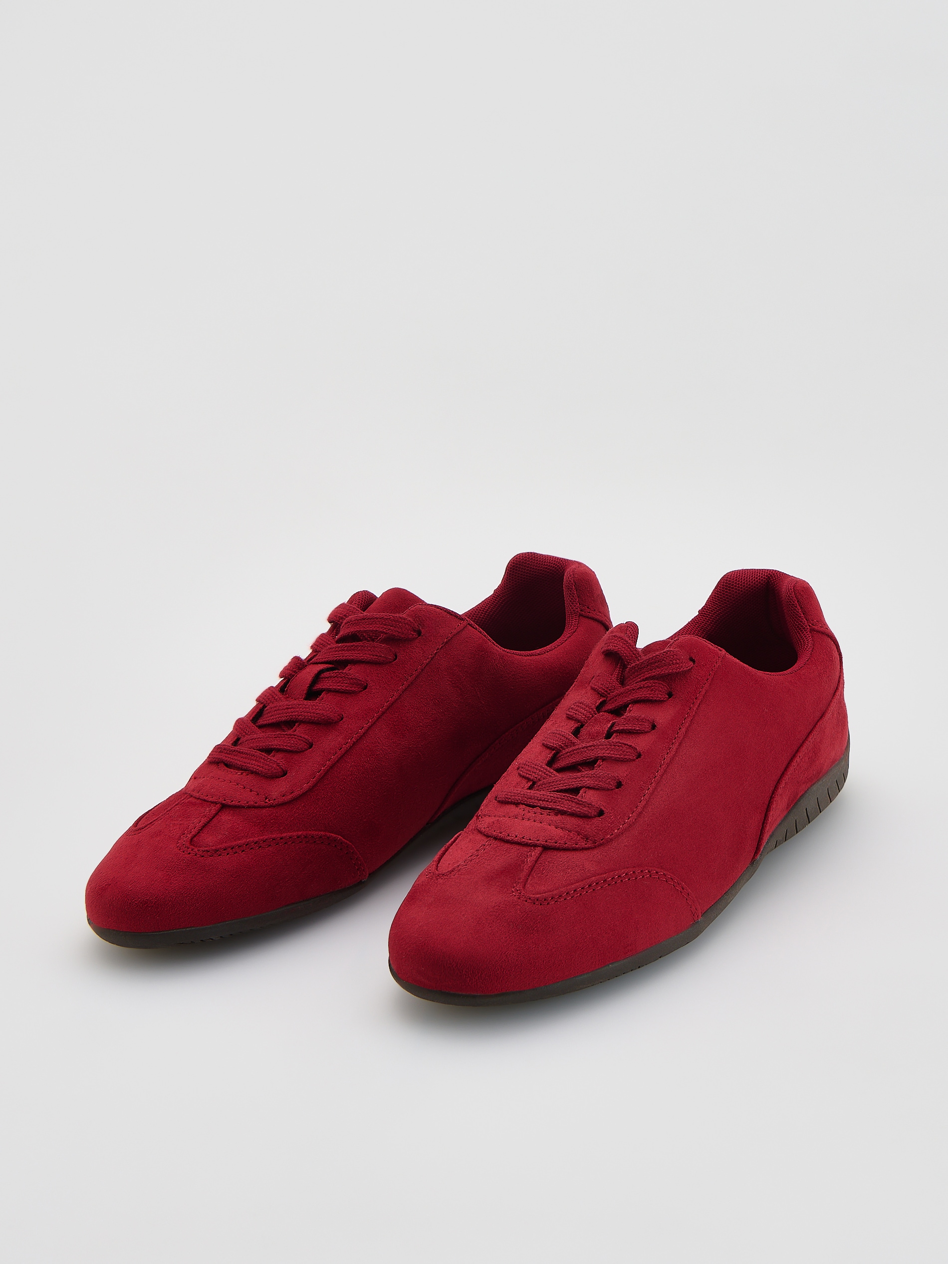 Sneaker aus Wildlederimitat