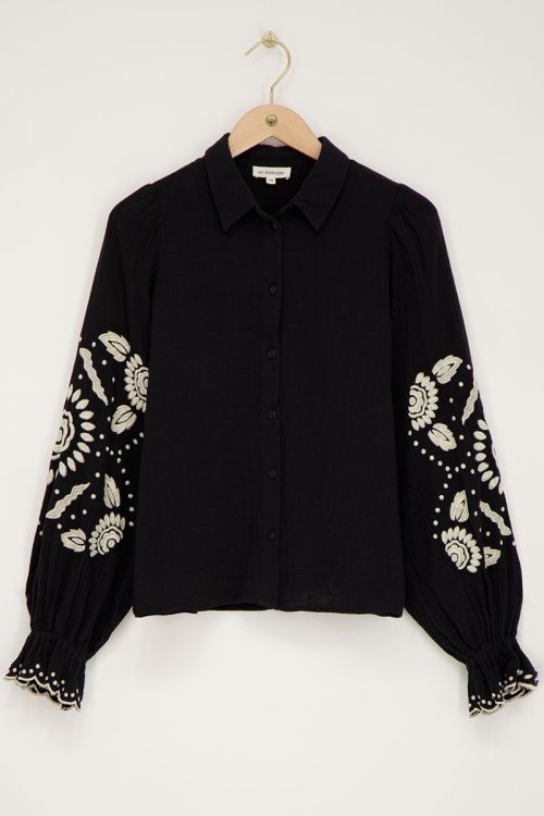 Zwarte blouse met beige embroidery