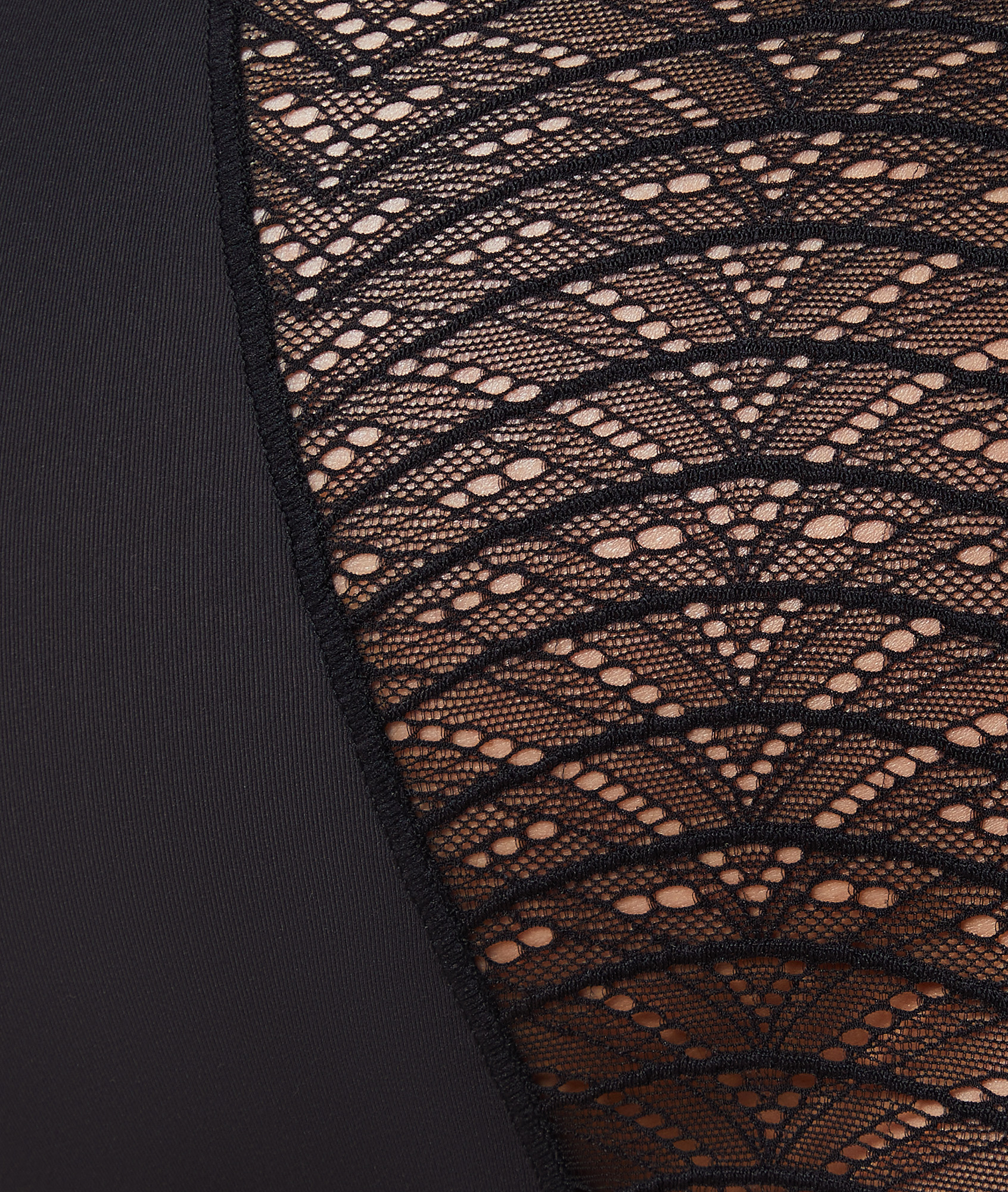 Tanga taille haute en dentelle et microfibre