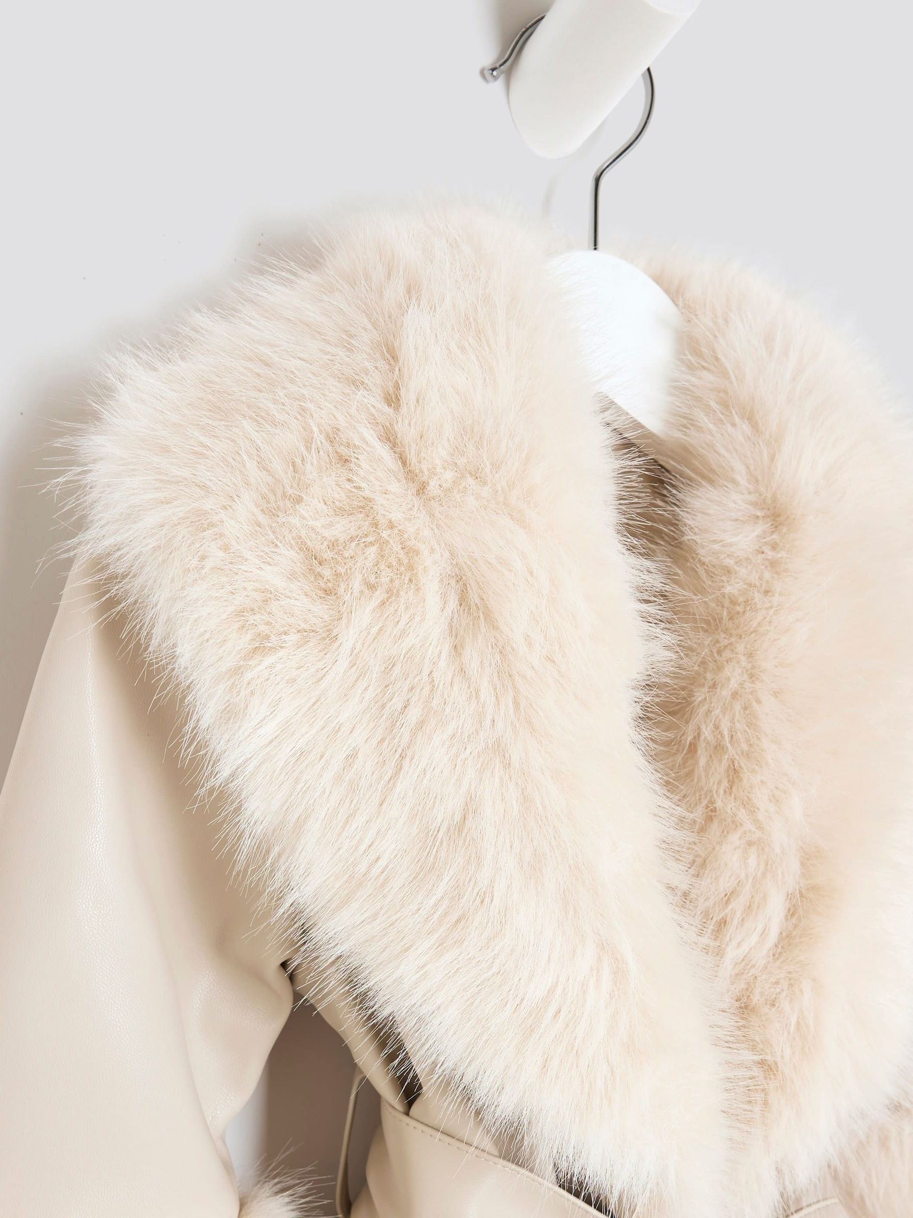 River Island - Jas met overslag en imitatieleer en -bont voor meisjes