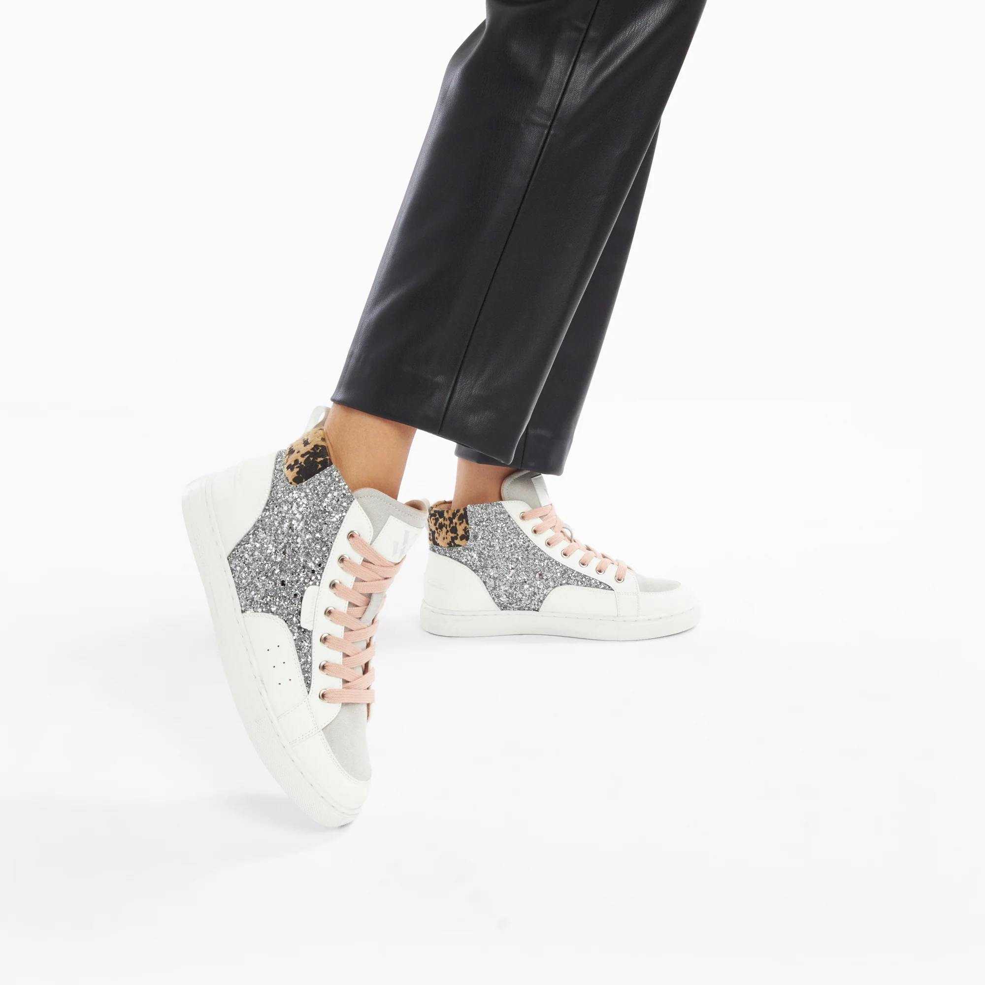 Sneakers-Baskets montantes Gwen à paillettes argent et lacets vieux rose