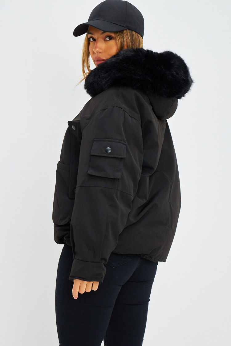 Doudoune courte noire capuche en fourrure