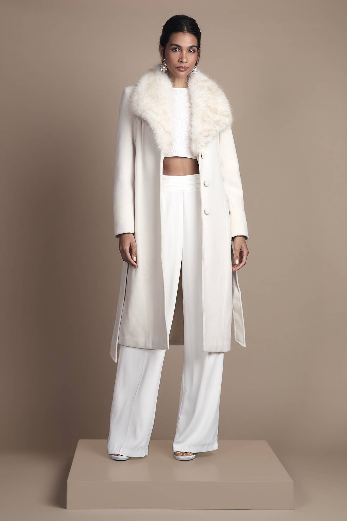 Coast Manteau Mi-Long Ceinturé d'Occasion avec Col en synthétique Ivoire