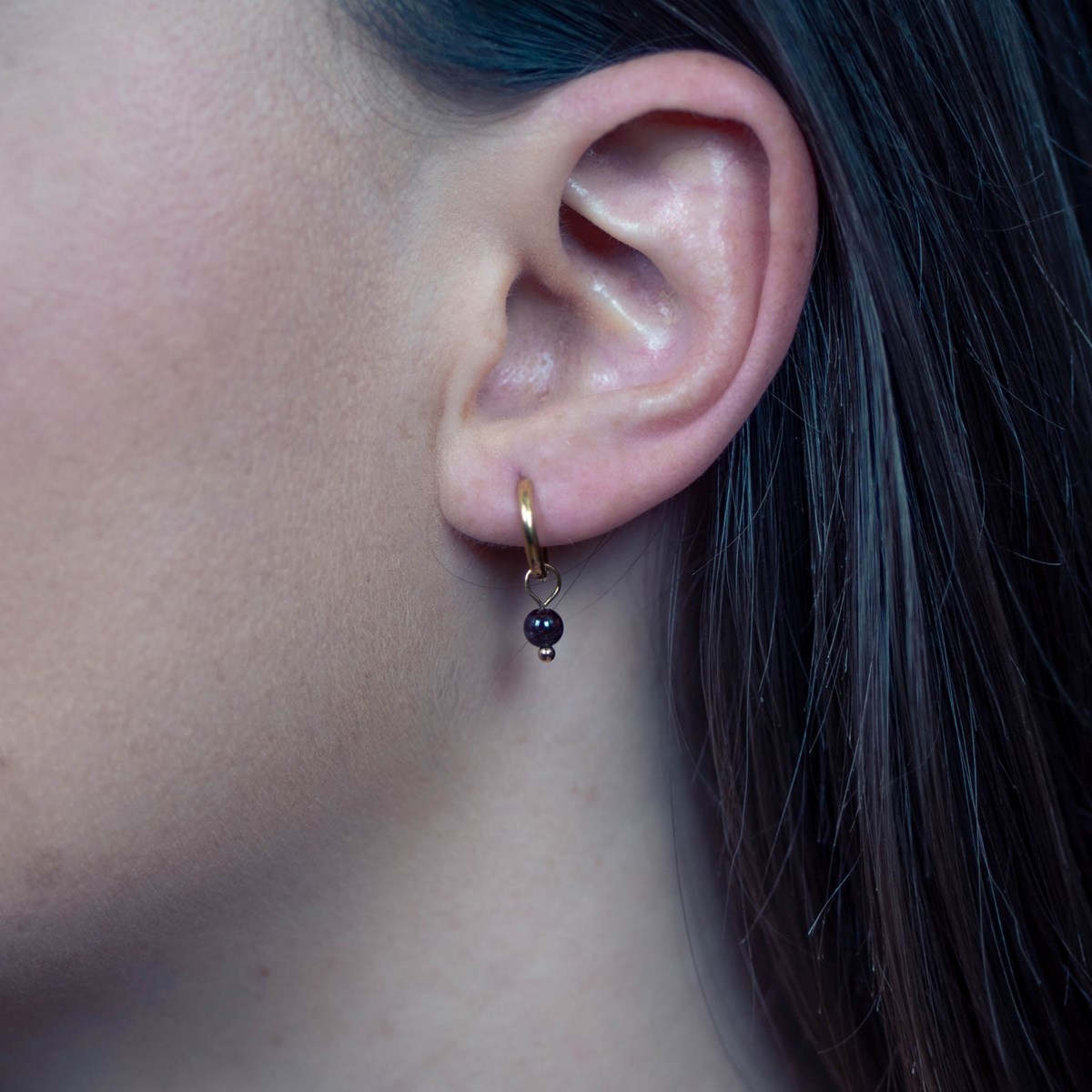 Boucles d'oreilles créoles Serena en pierres Grenat