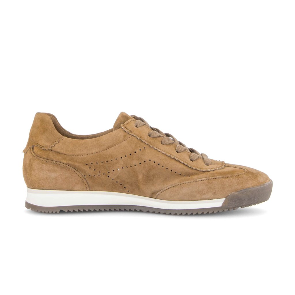 Lage sneaker bruin