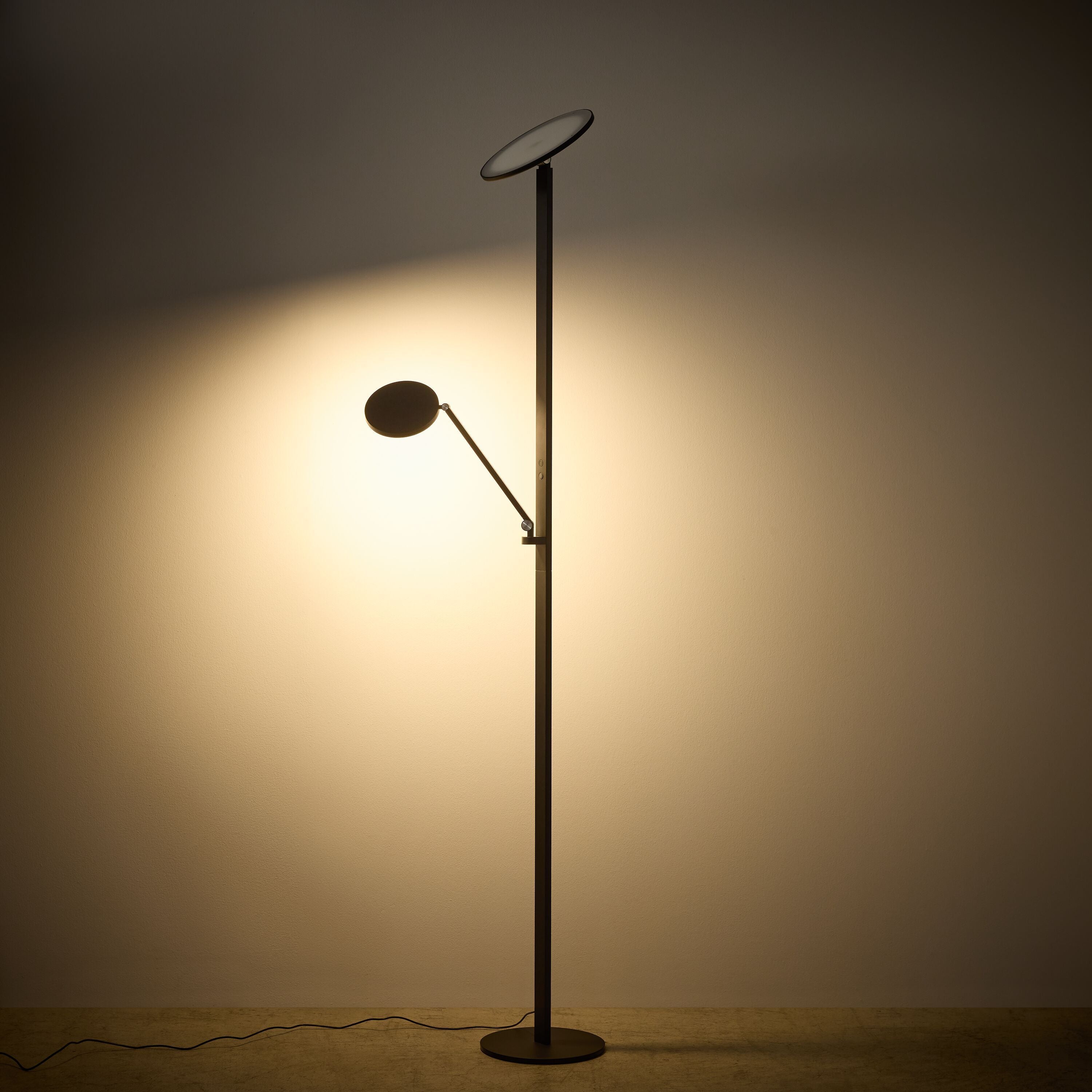 CERVINIA Stehleuchte - Schwarz / H: 179.8 cm x D: 25.0 cm
