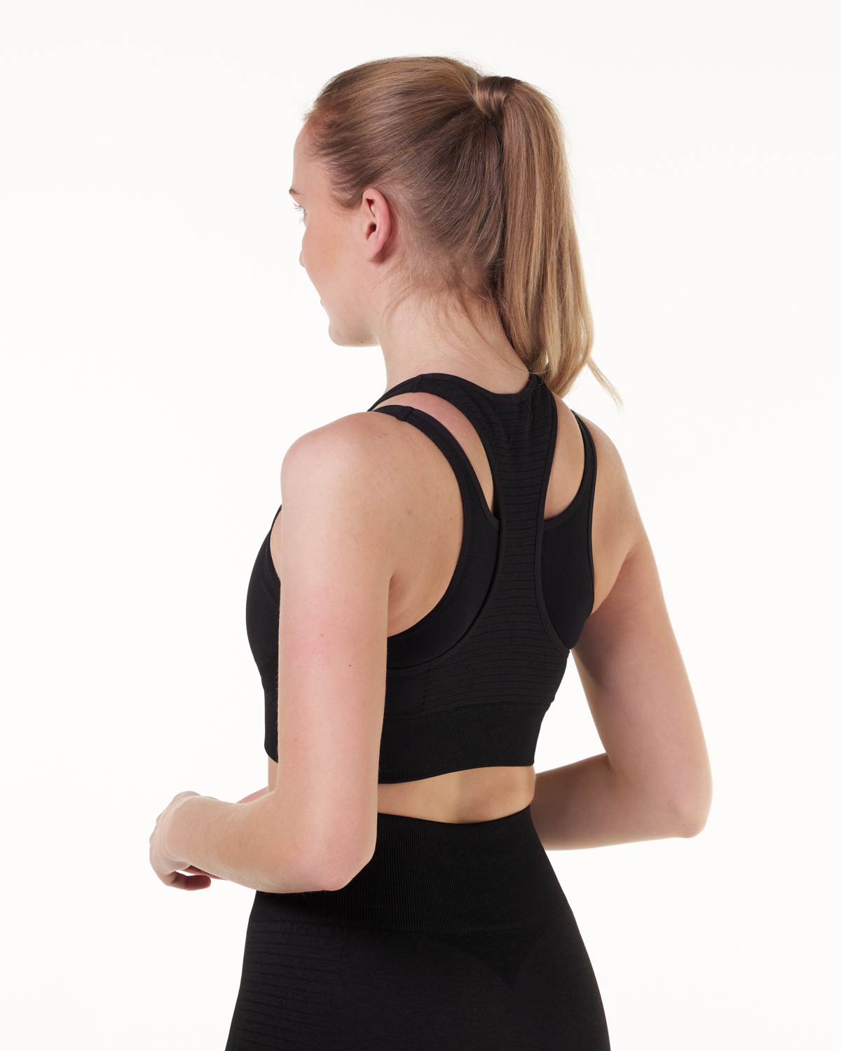 LEVITY Solar Cut Out Seamless Bra Black