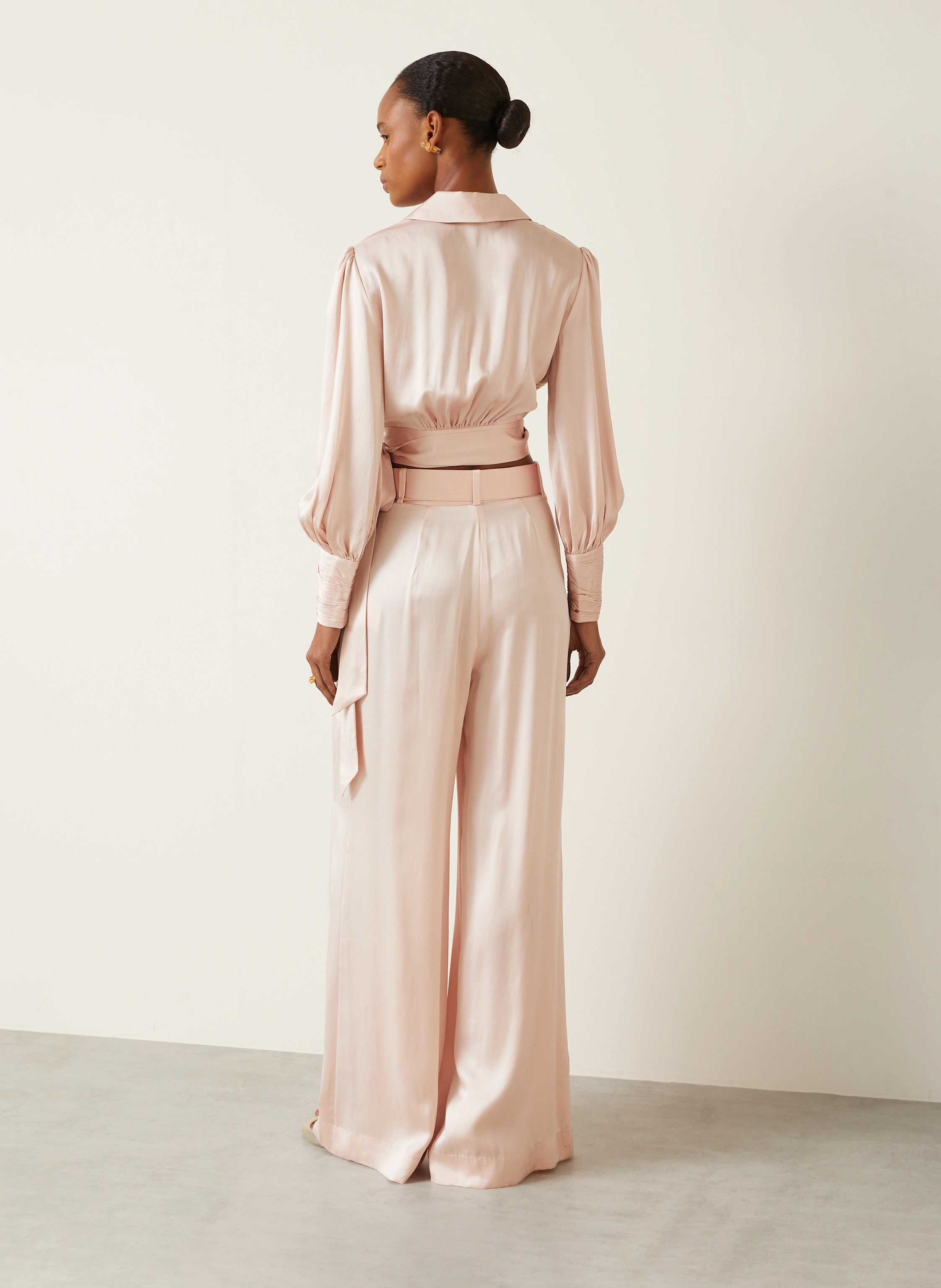 ZIMMERMANN Cropped-Wickelbluse aus Seide