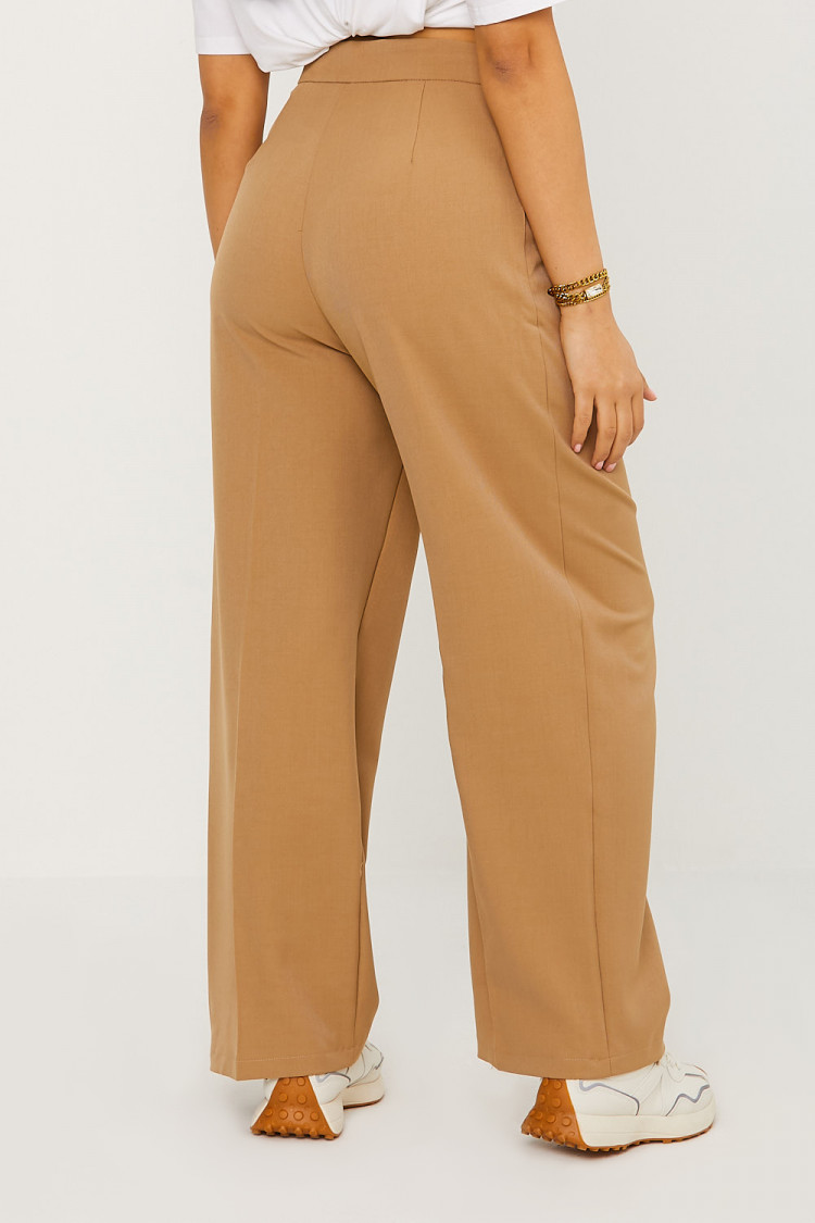 Pantalon tailleur ceinturé camel