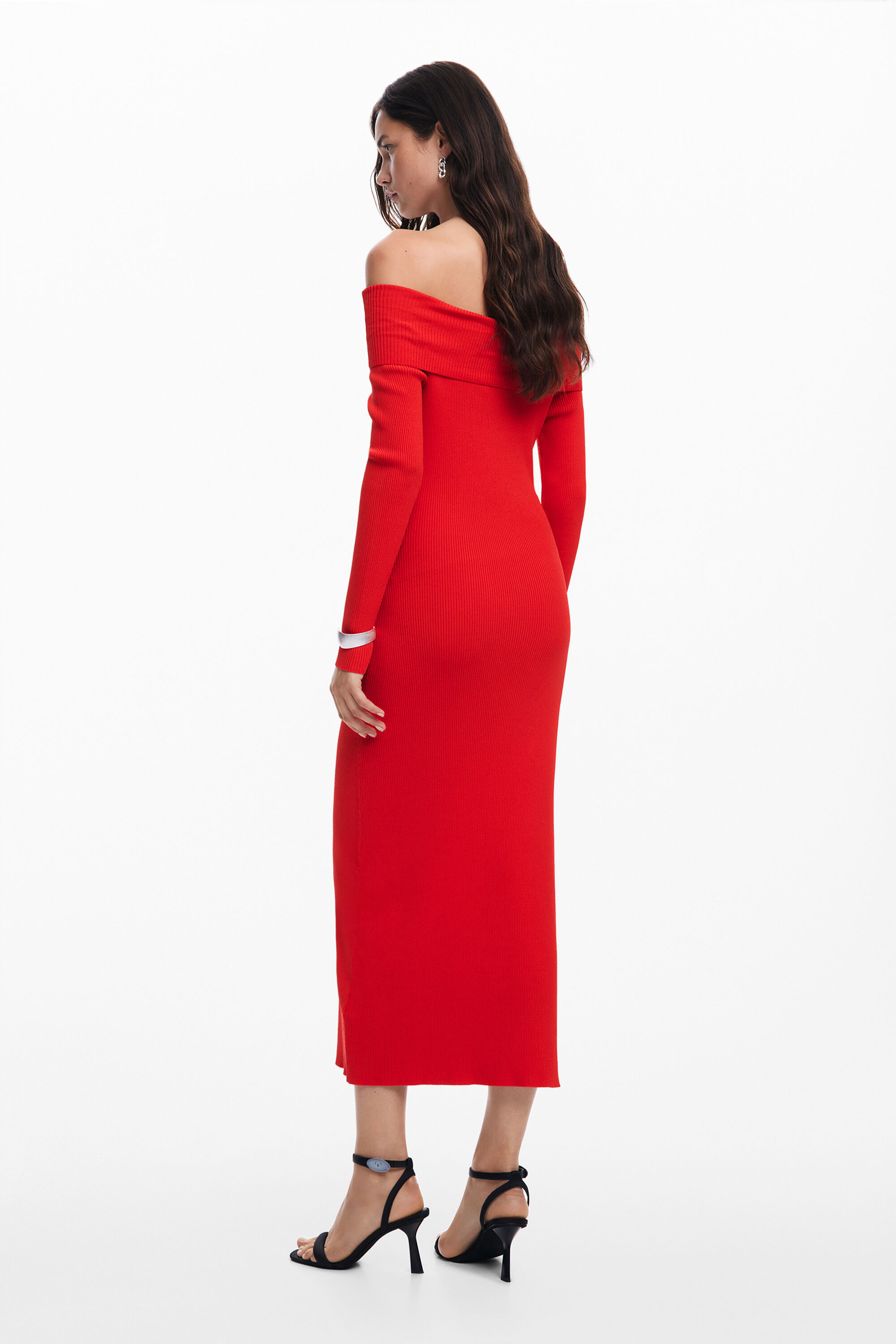 Vestido com decote Bardot
