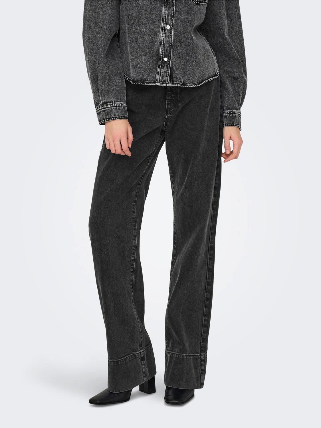 ONLCAMILLE Weiter Beinschnitt Jeans Washed Black