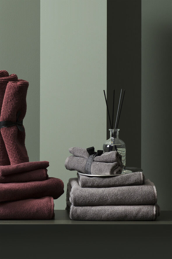 Himla Lina Bath Towel Grå