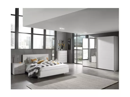 Chambre à coucher adulte collection OLGA : Armoire 250cm, Lit 160x200, commode, chevets. Couleur blanc effet bois.