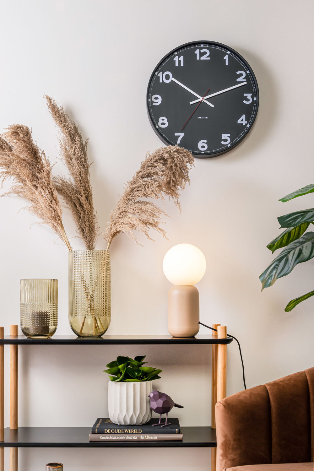 Wall clock New Classic large black