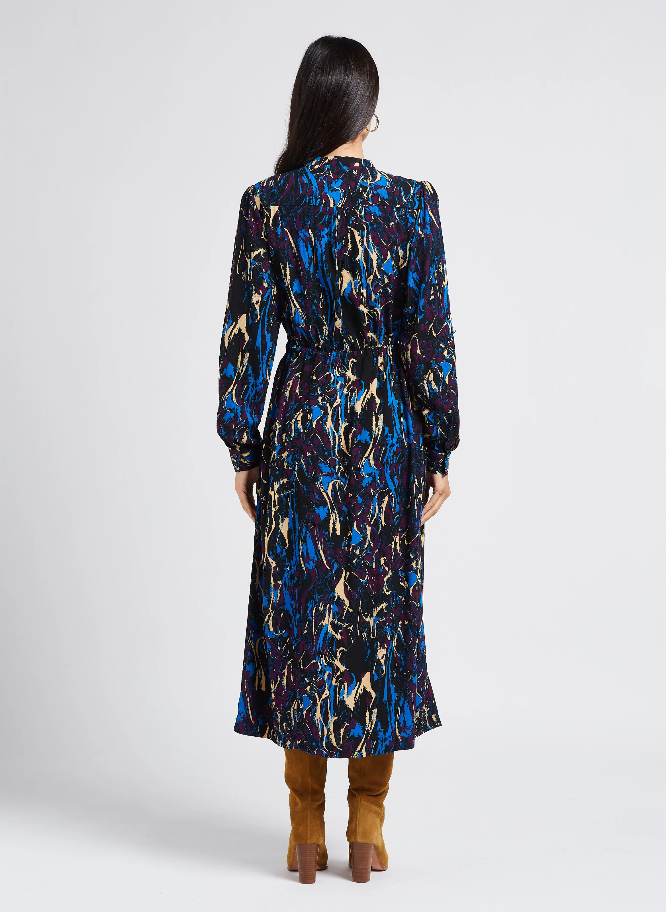 ZUGI ALMA - Robe longue col rond imprimée | Noir