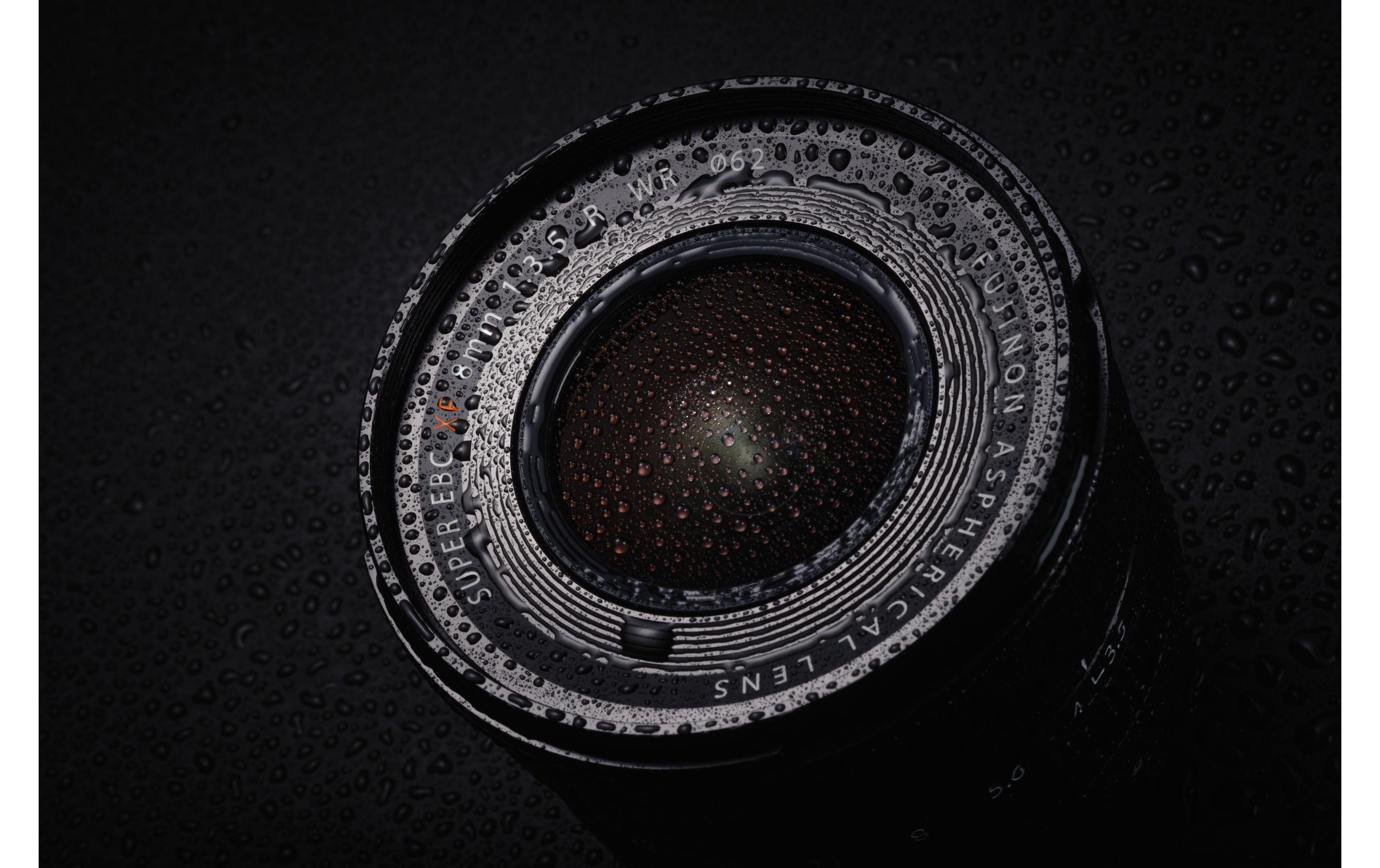 Festbrennweite FUJINON XF 8mm F/3.5 R WR – Fujifilm X-Mount<br>Kompaktes wetterfestes Ultraweitwinkelobjektiv