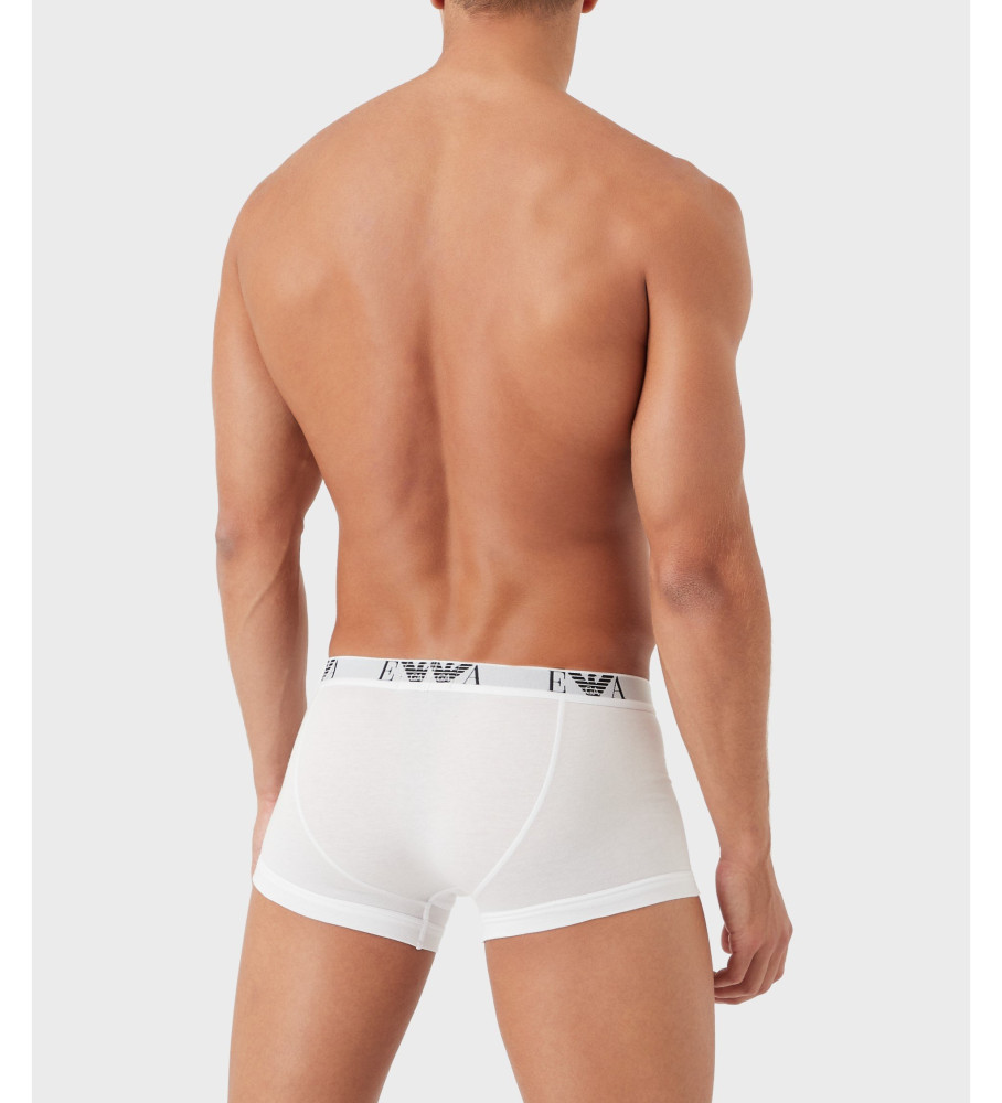 Pacote com três cuecas boxer brancas da Emporio Armani