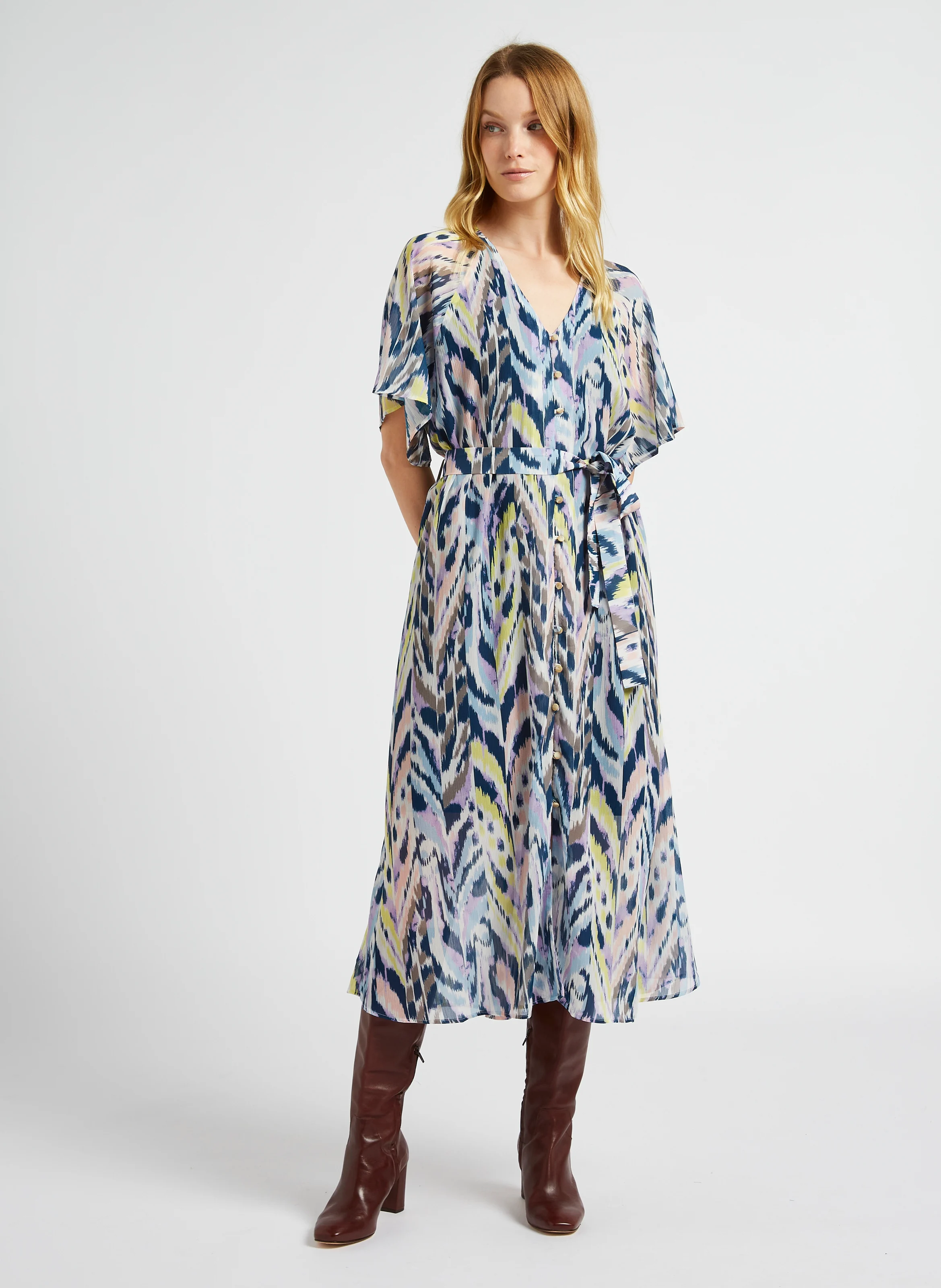 RADKA - Robe longue évasée à col V | Blanc