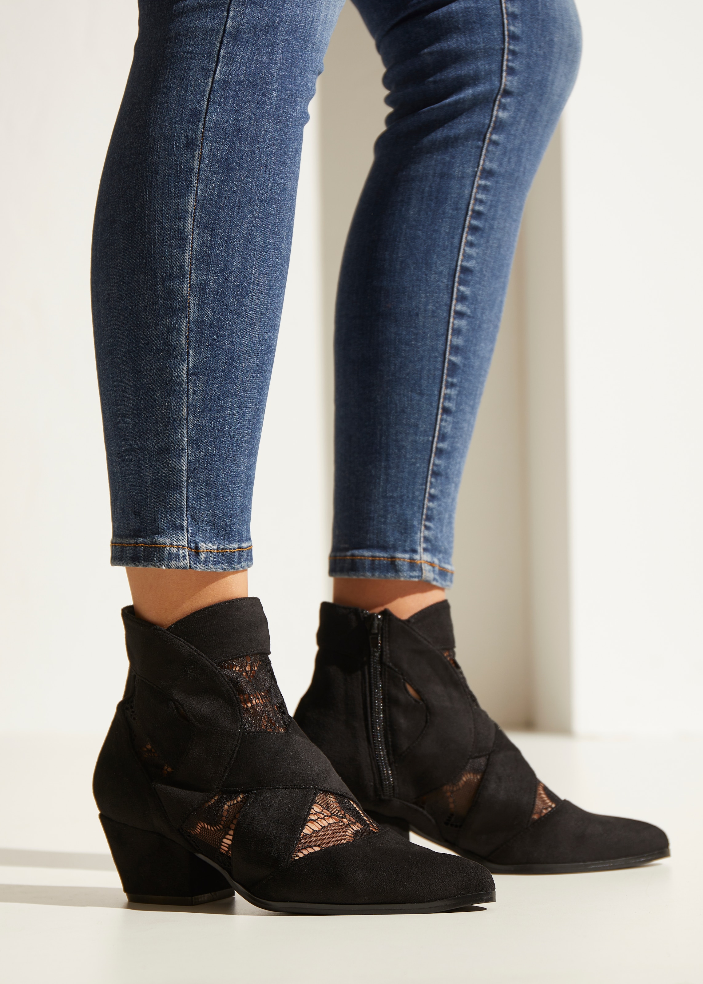 LASCANA Stiefelette  mit Spitze & bequemen Blockabsatz, Cowboy Boots, Westernstiefel