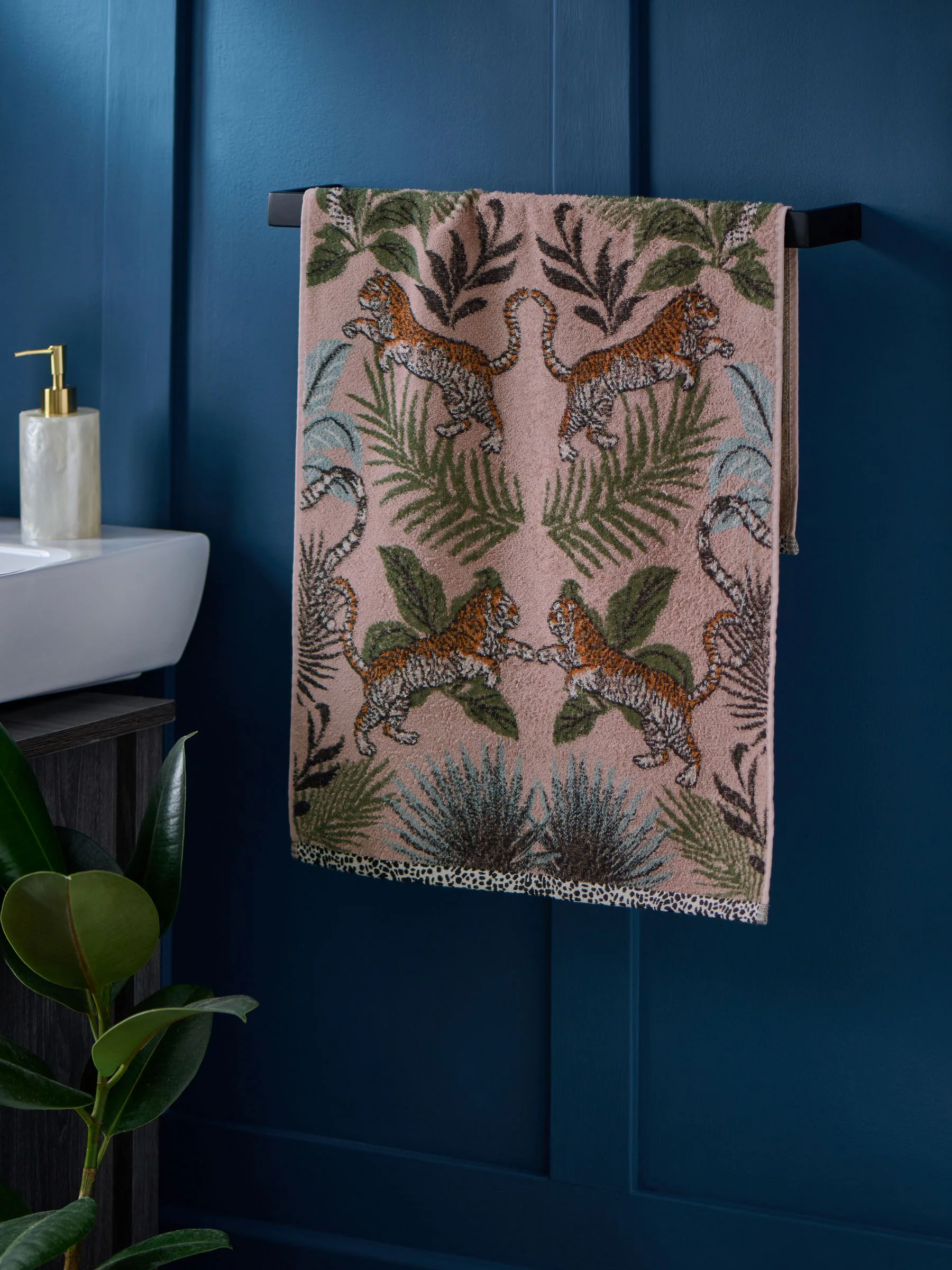 Tiger Palm Print 100% Cotton Towel
