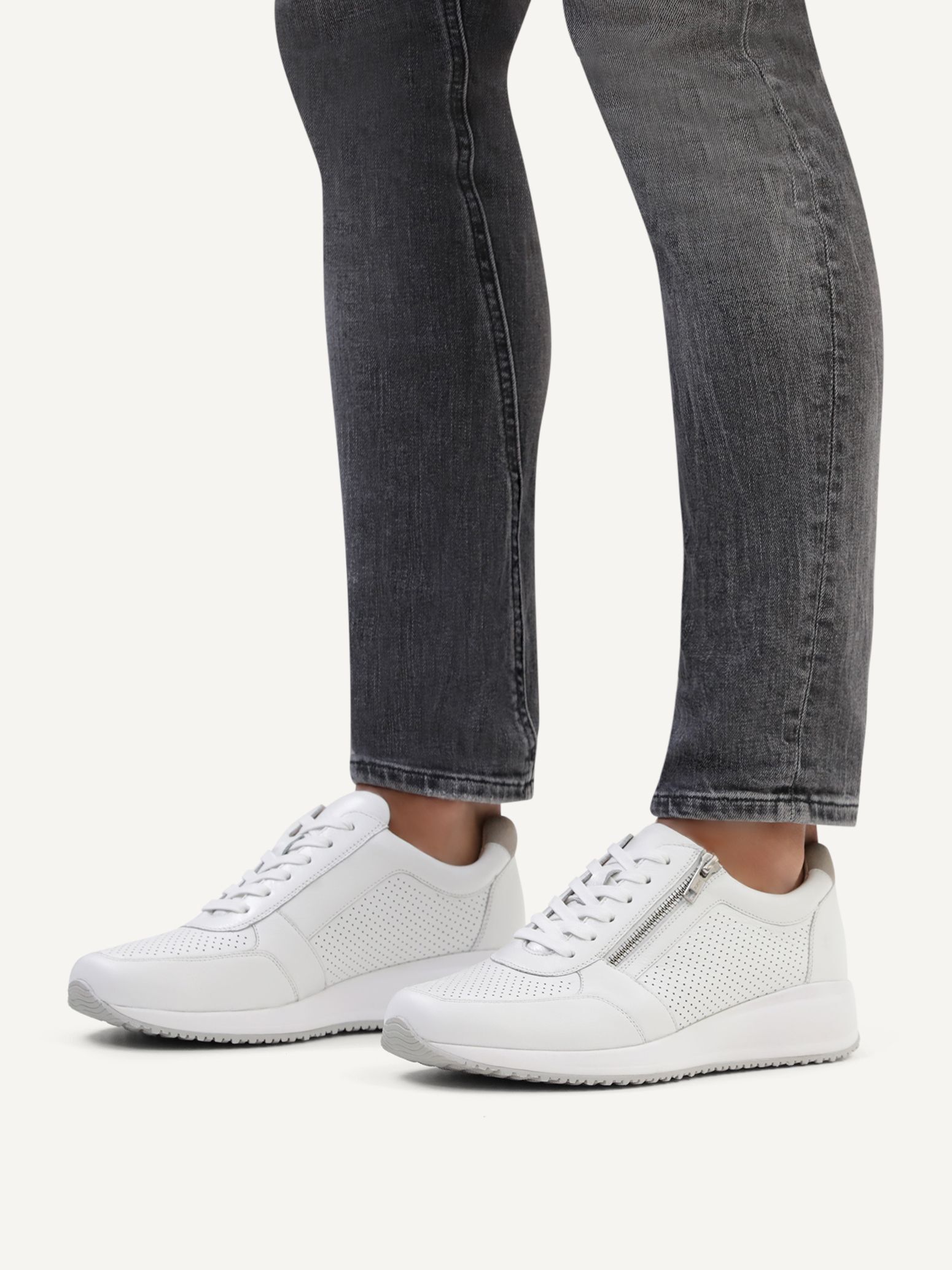 Sneaker