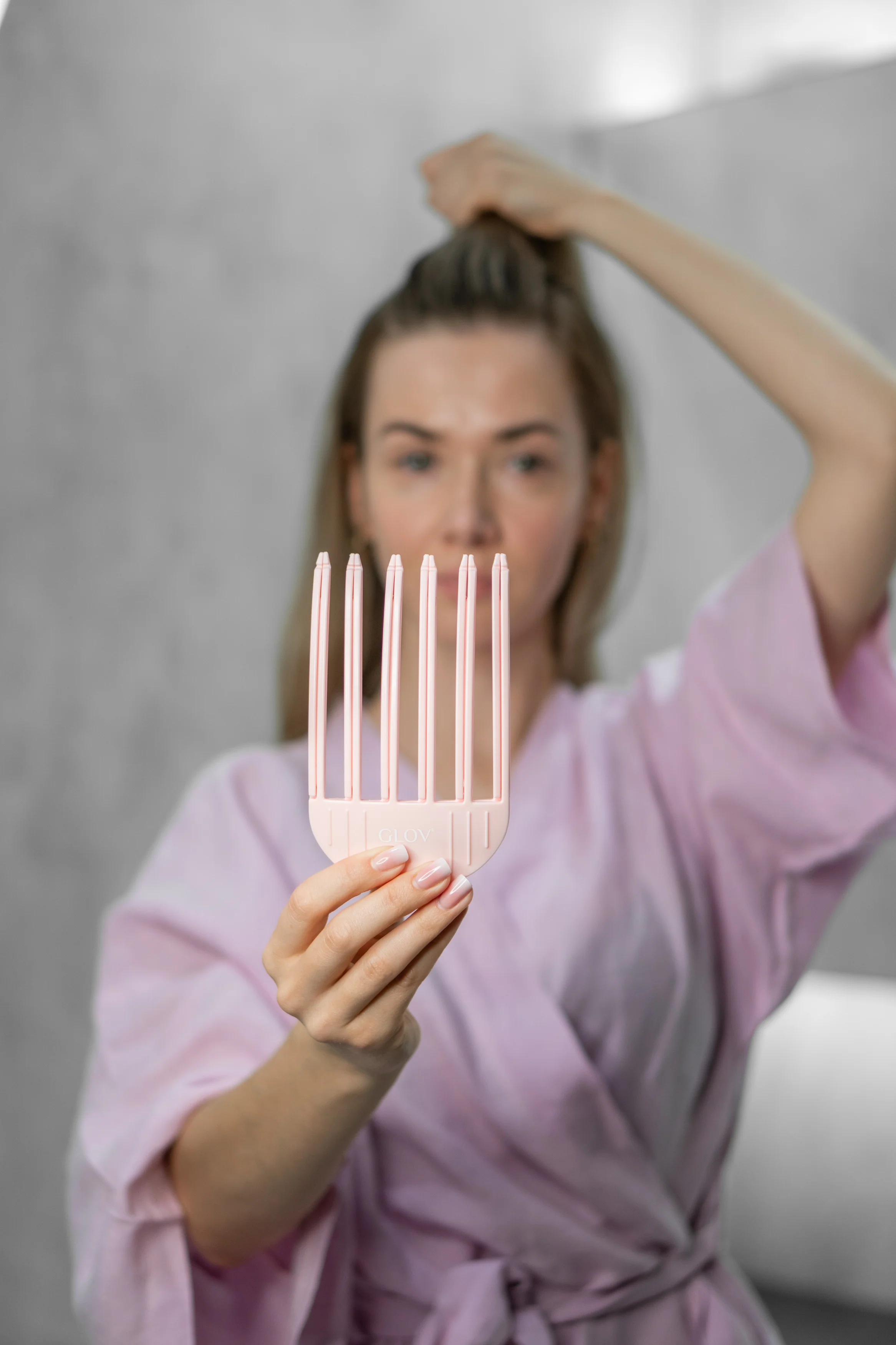 GLOV  Zero Gravity Hair Root Lifter Clip