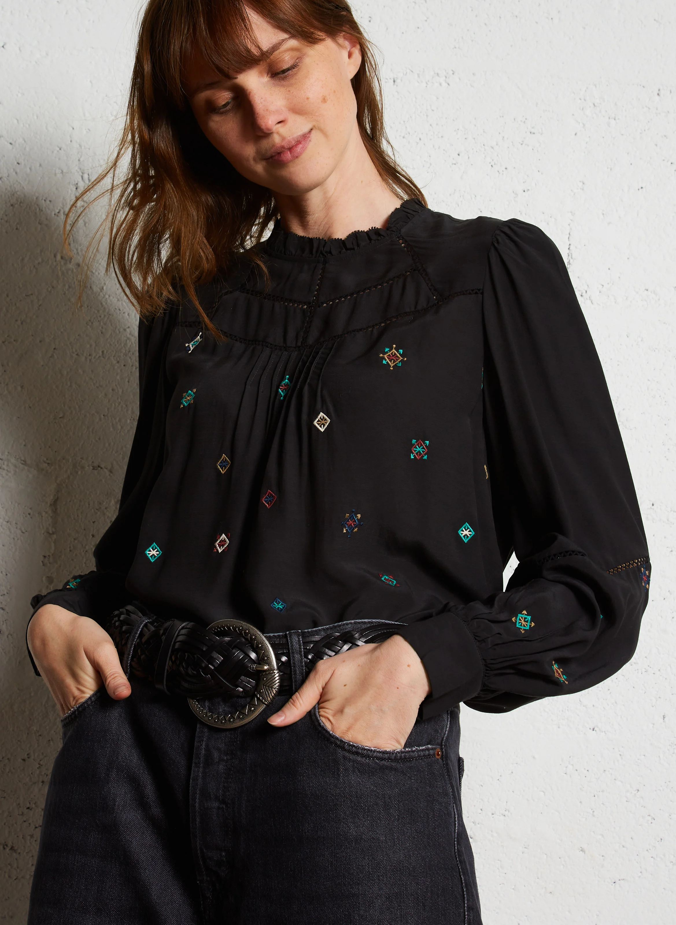 BINTI - Blouse droite à col montant | Noir