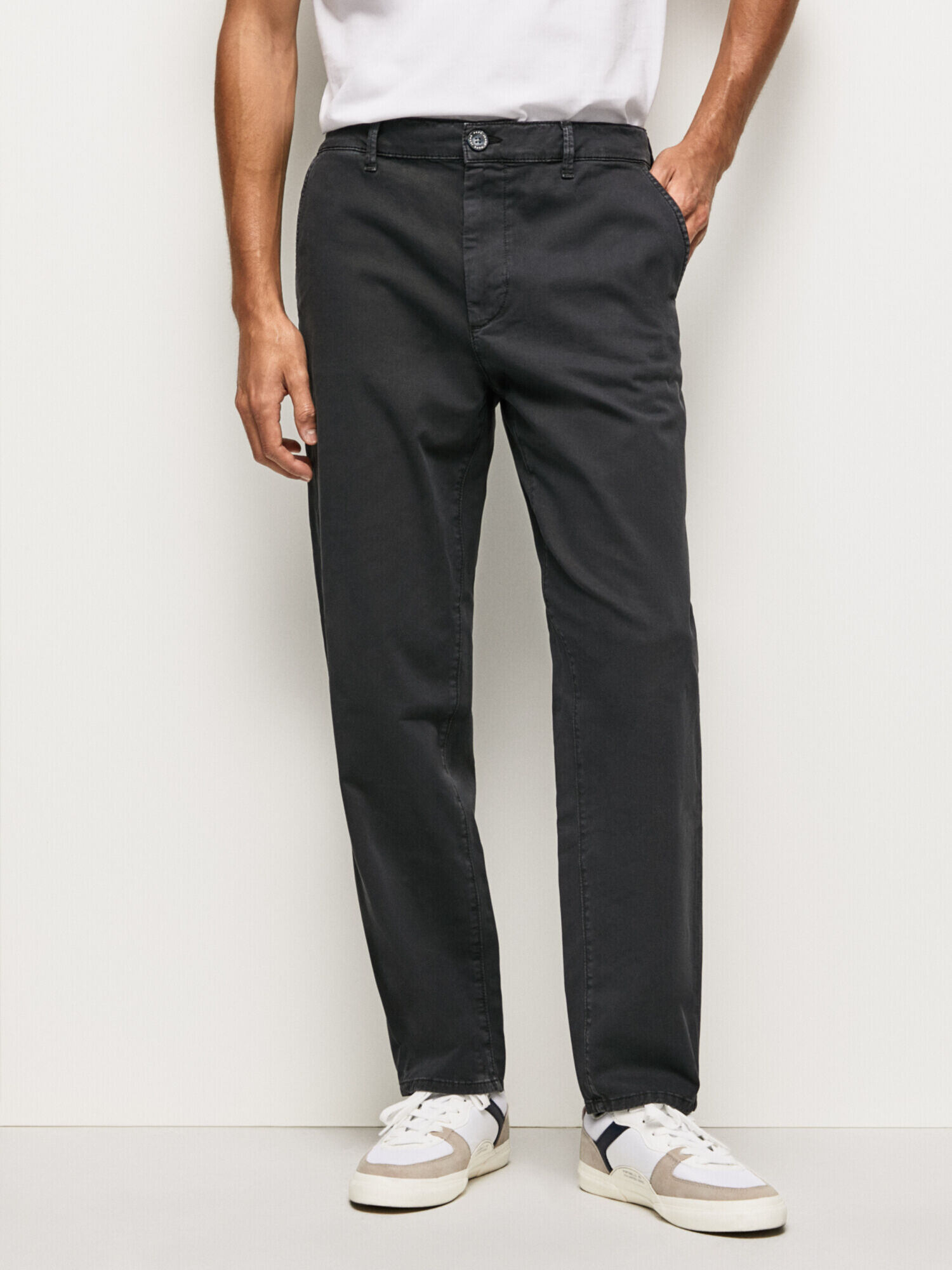 Calça chinesa folgada - preta lavada