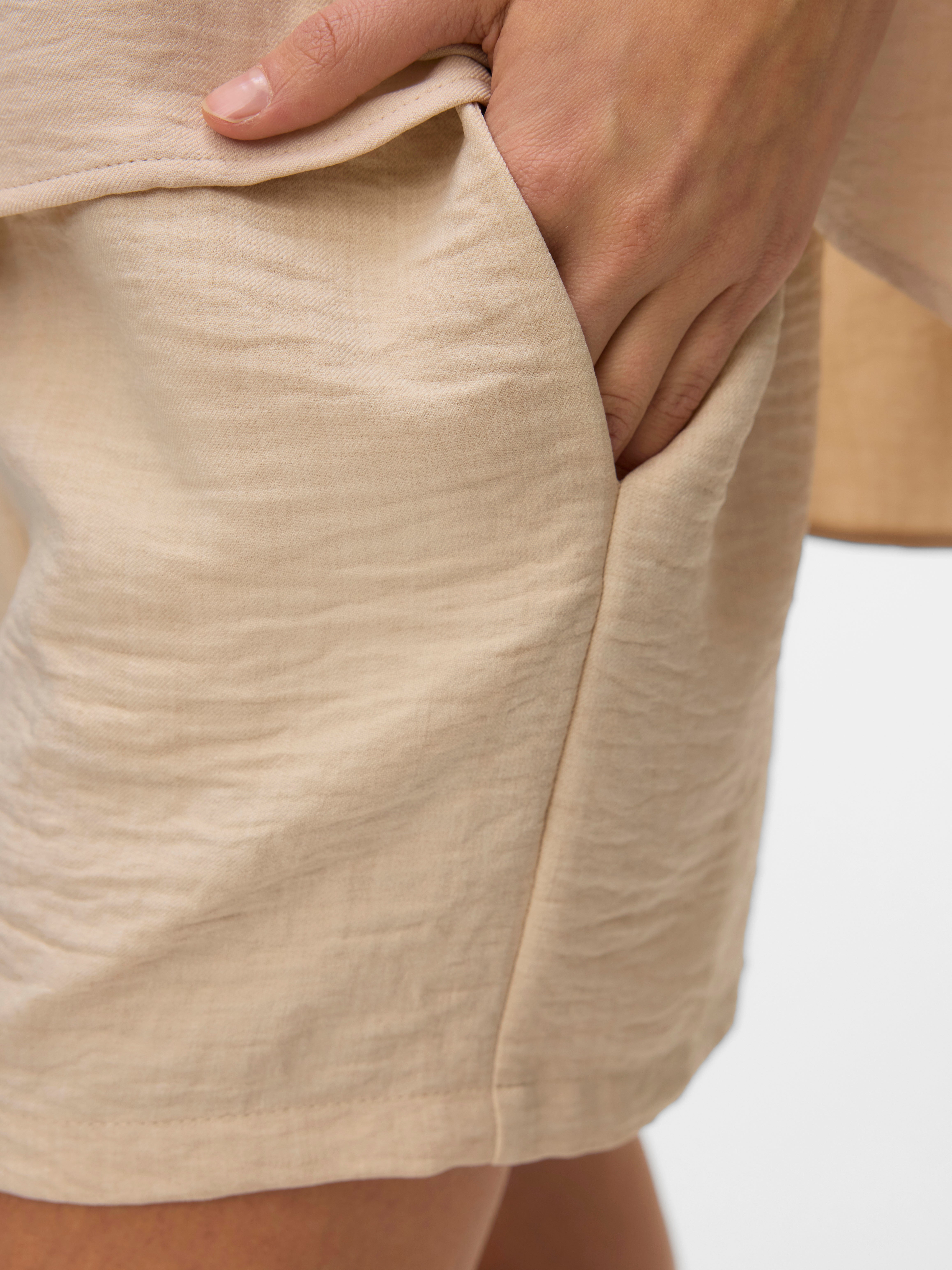 VMMELANEY Shorts