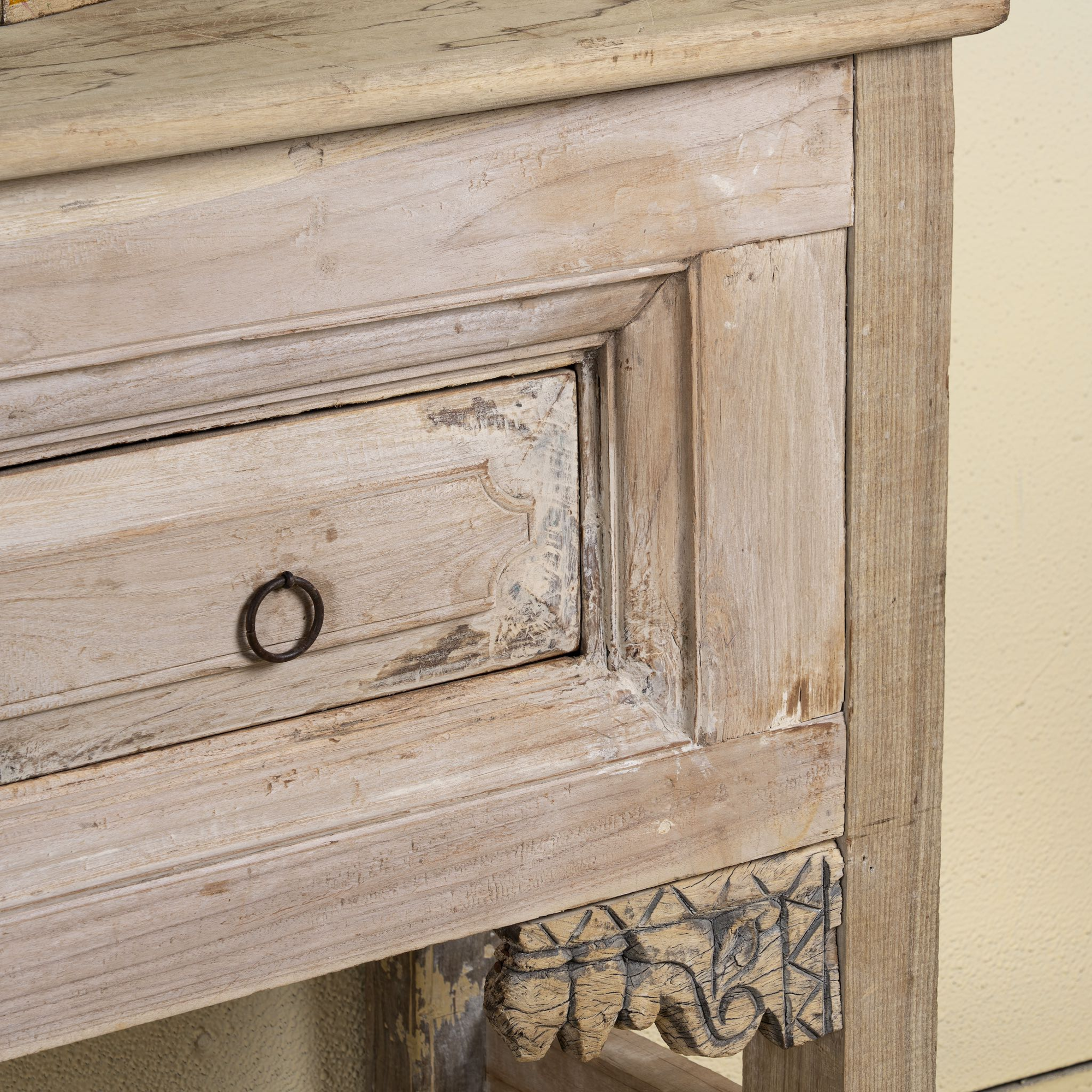 Sidetable Ruchika
