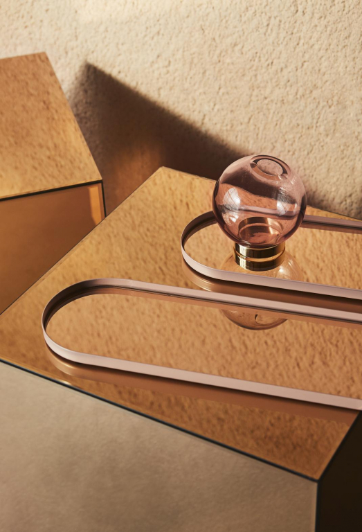 AYTM Globe vaas 21 zwart/goud