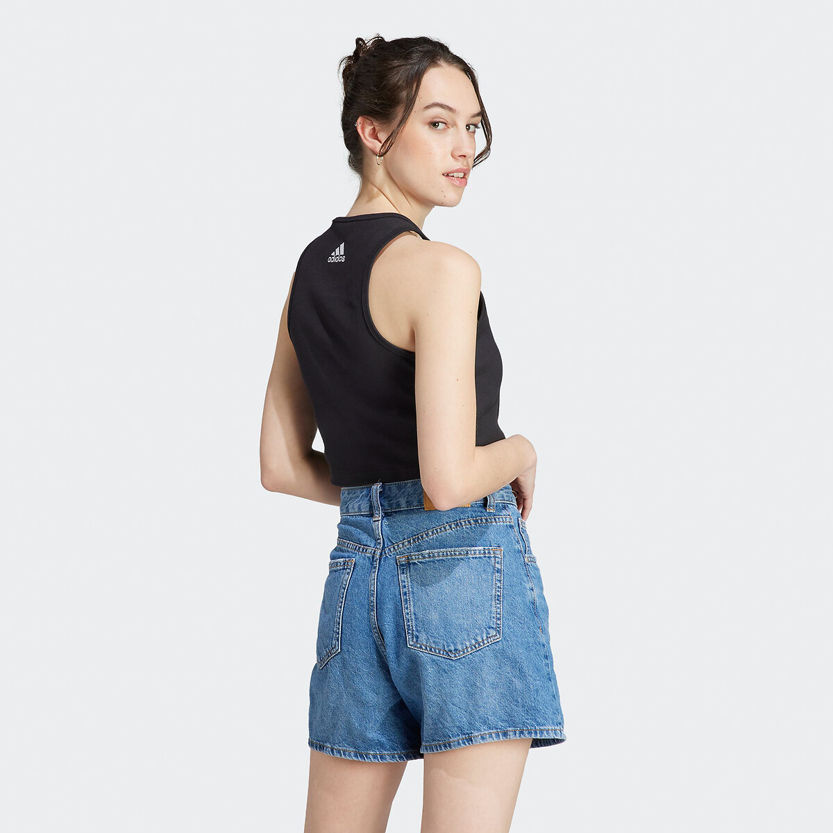 ADIDAS ROUPAS ESPORTIVAS<br>Regata sem mangas com gola redonda