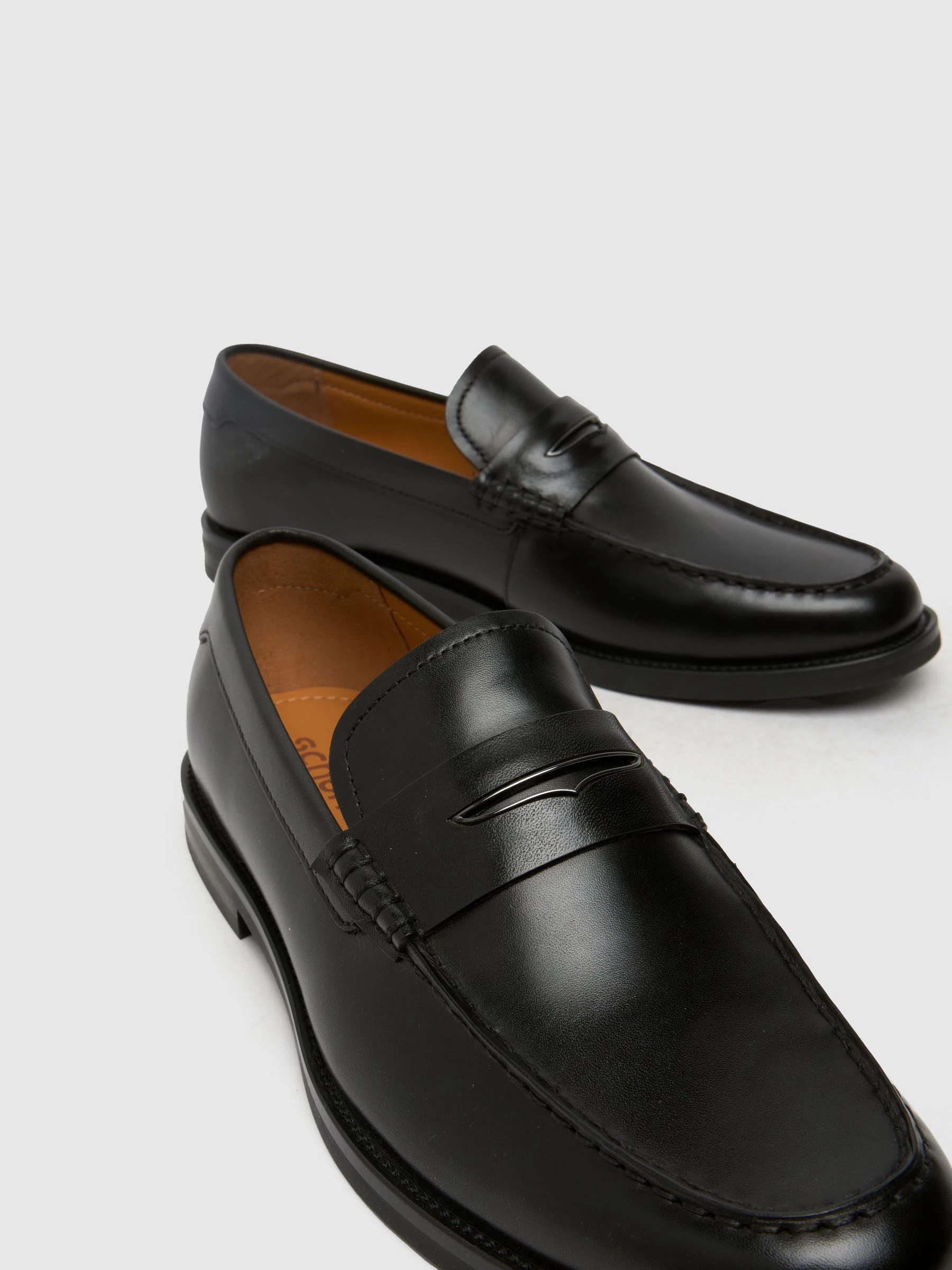 Schuh Richard Leather Black Loafers