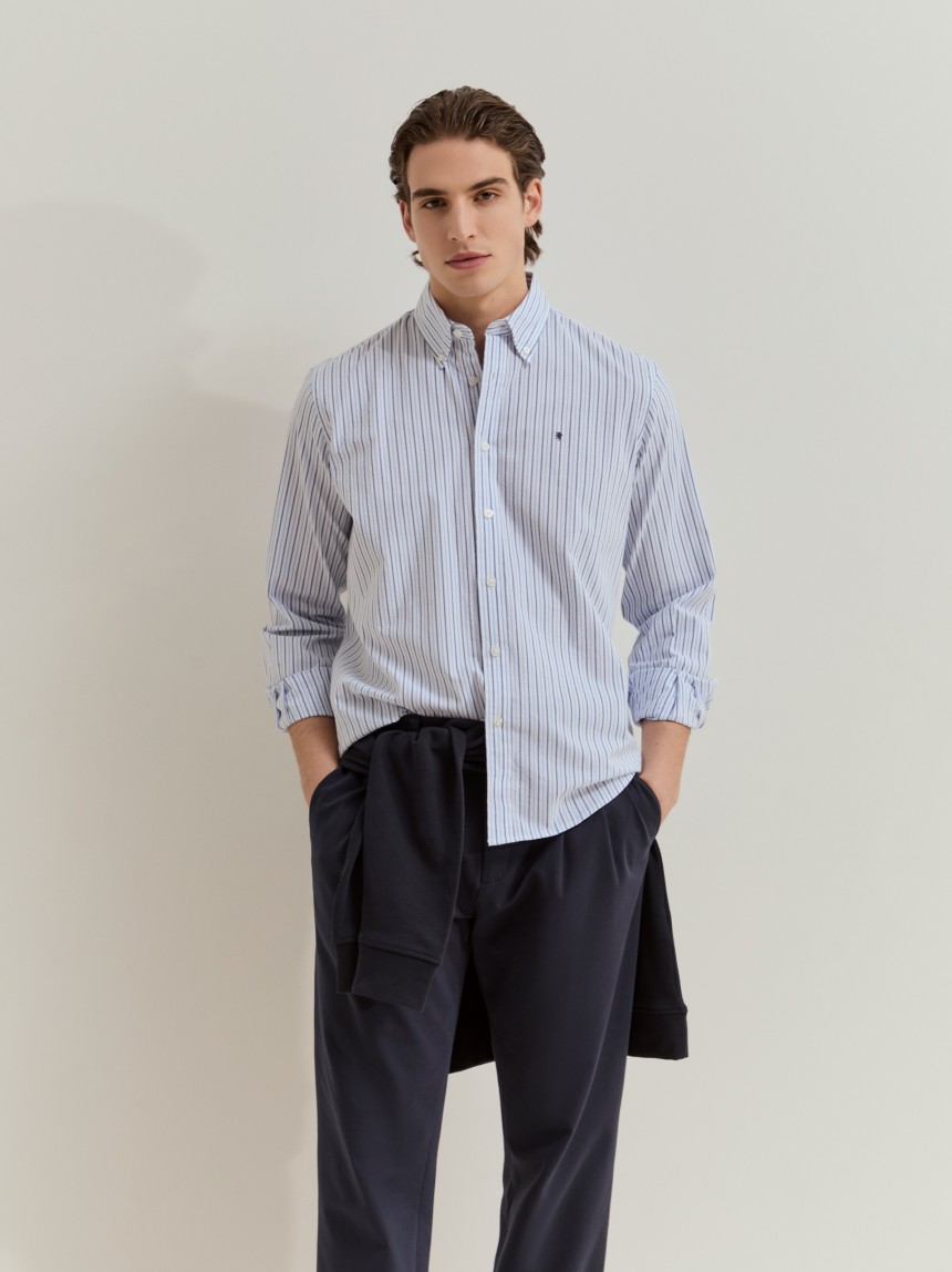 Camisa às riscas em algodão