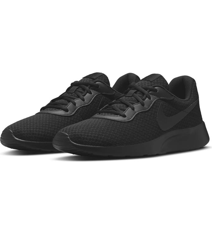 Nike Men Tanjun Sneakers