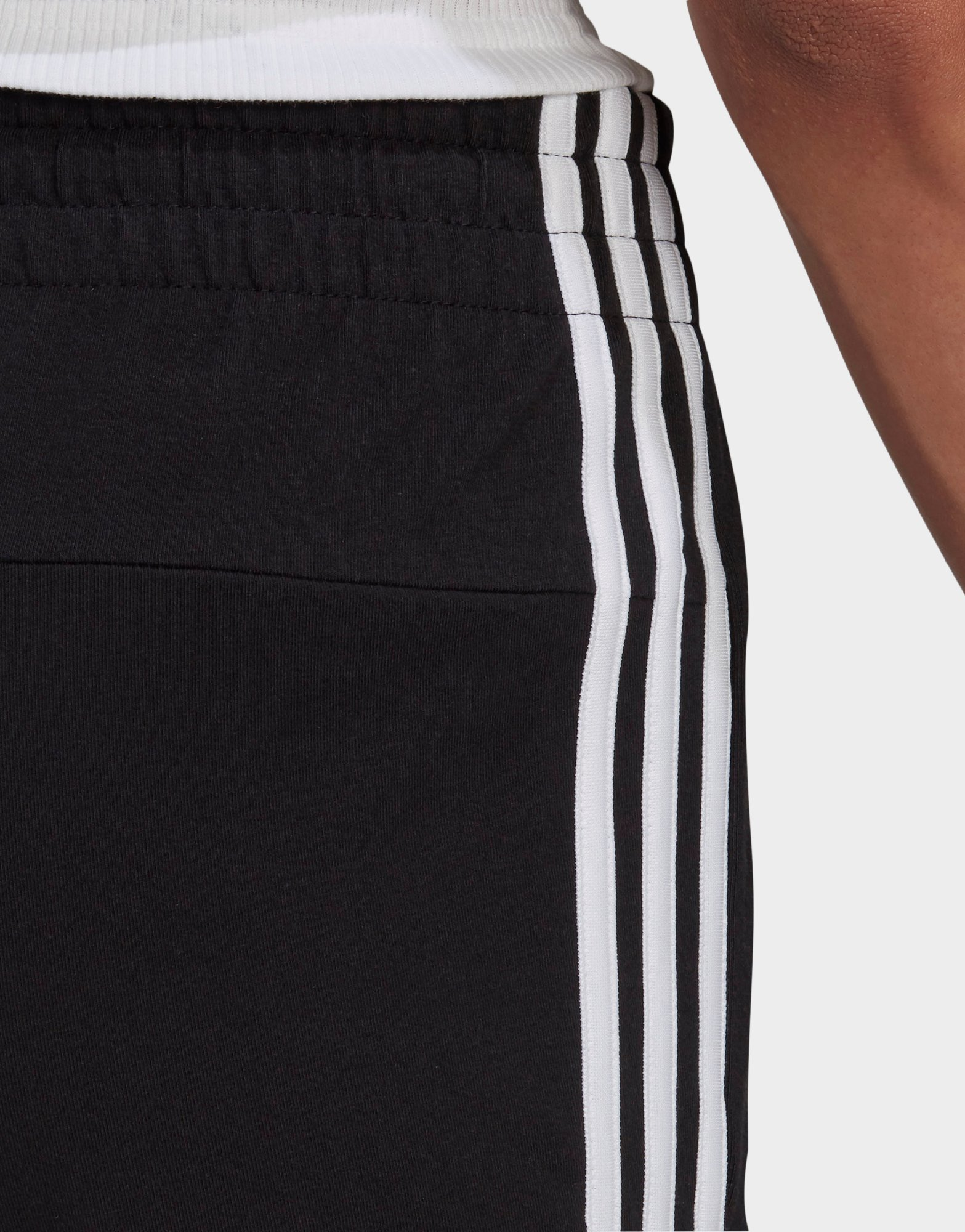 adidas Short Essentials Slim 3-Stripes