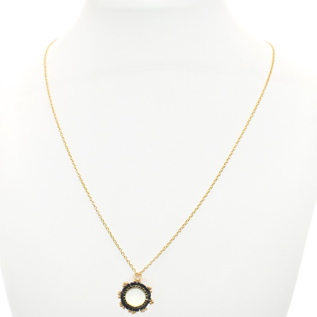 Collier avec pendentif tissé mains- Perles  miyuki Noir -Doré à l'or fin