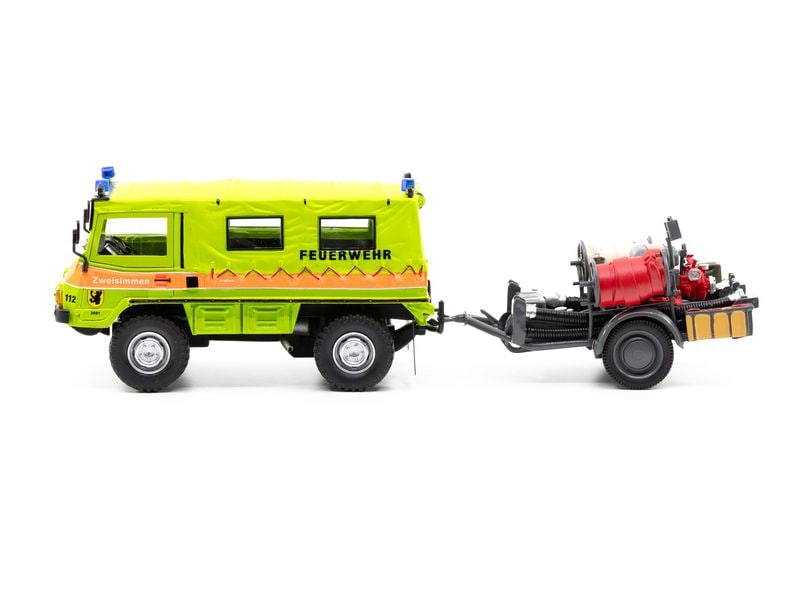 ACE Pinzgauer 710 4 x 4 FW Zweisimmen 1:43 Detailliertes Resin‑Sammlermodell mit Motorspritze