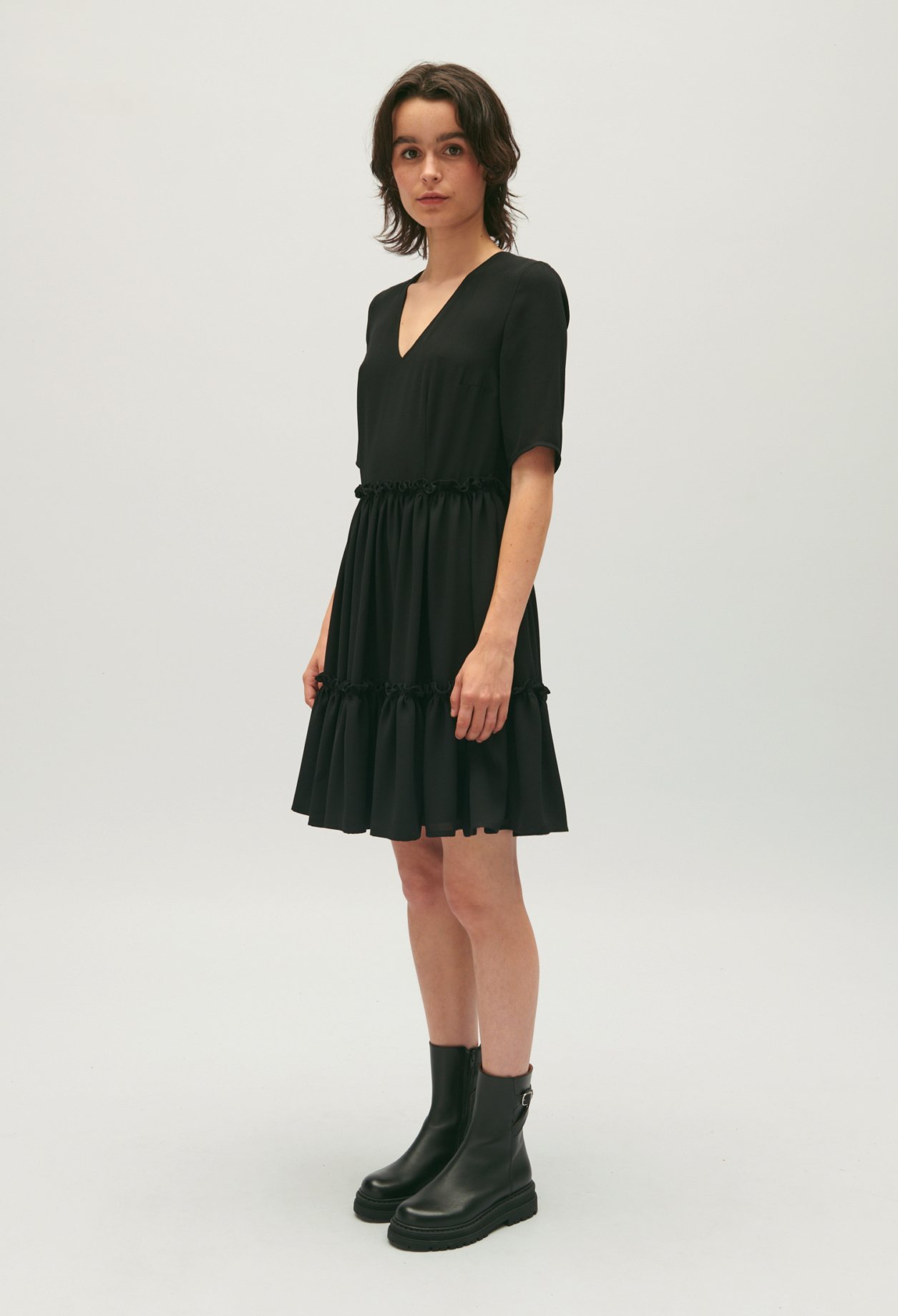 Robe courte volants noire