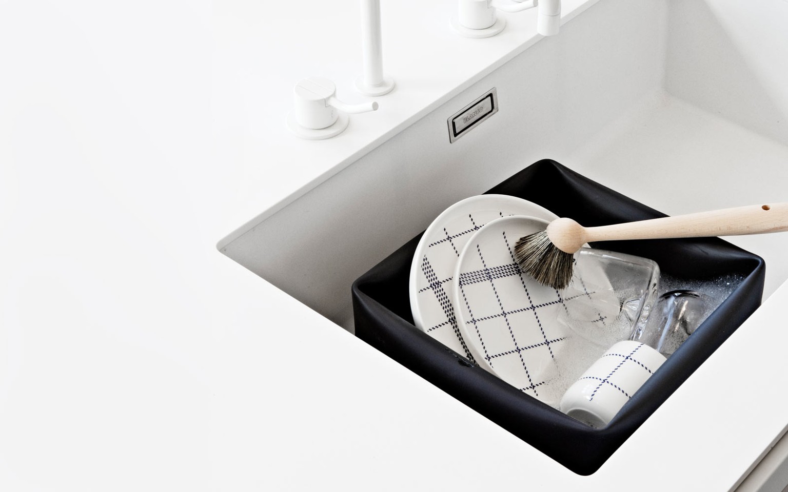 Normann Copenhagen - Opvaskebalje og børste - Sort