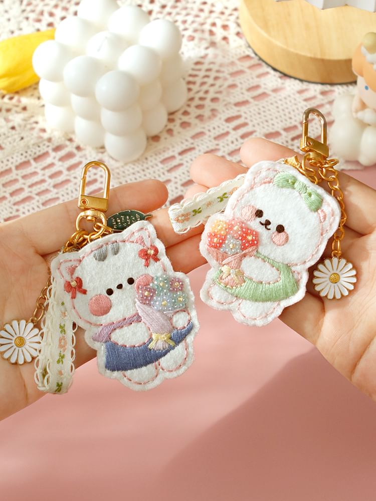 Embroidery Kingdom - DIY borduurpakket met dierensleutelhanger (verschillende ontwerpen)