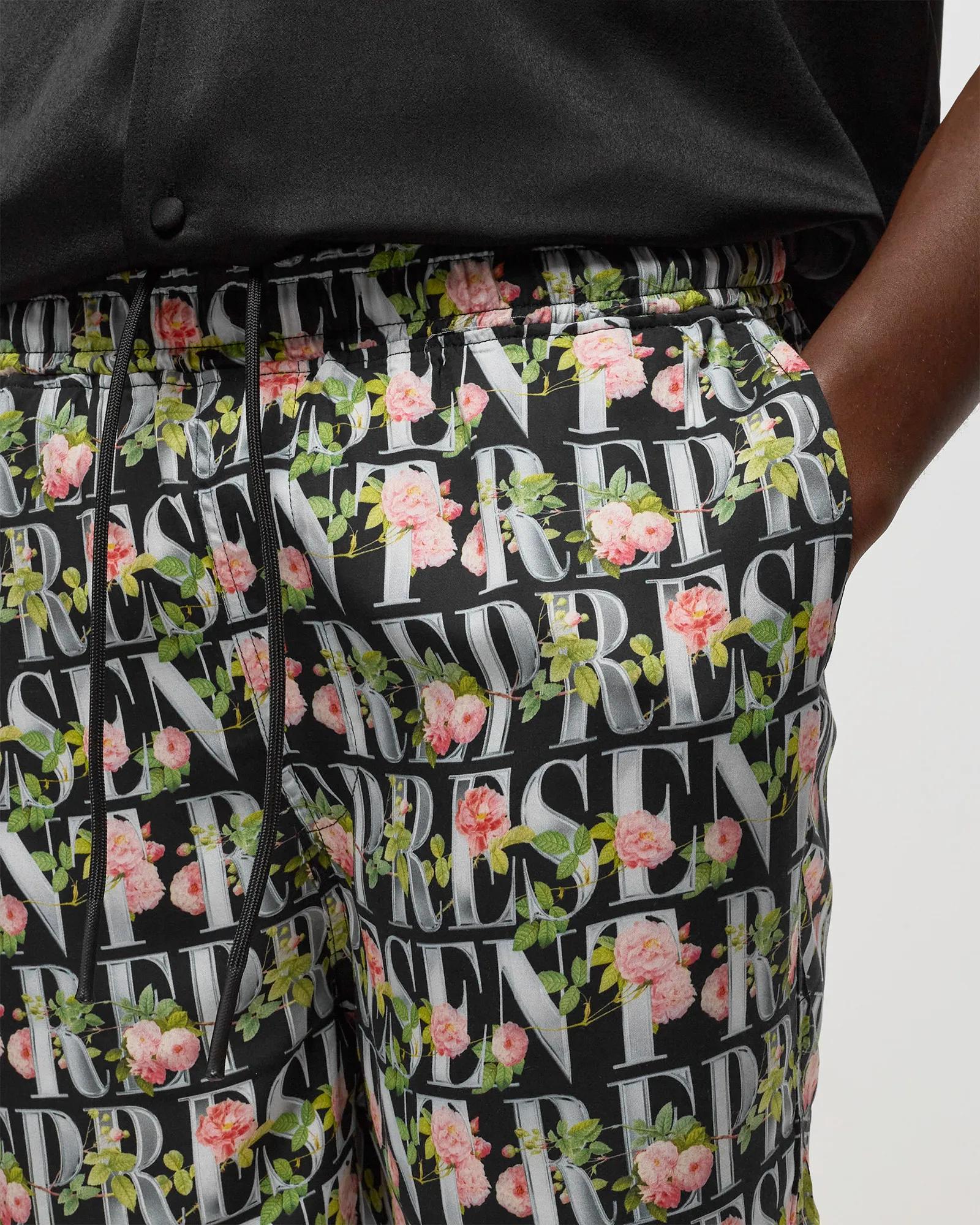 Represent FLORAL REPRESENT SHORTS