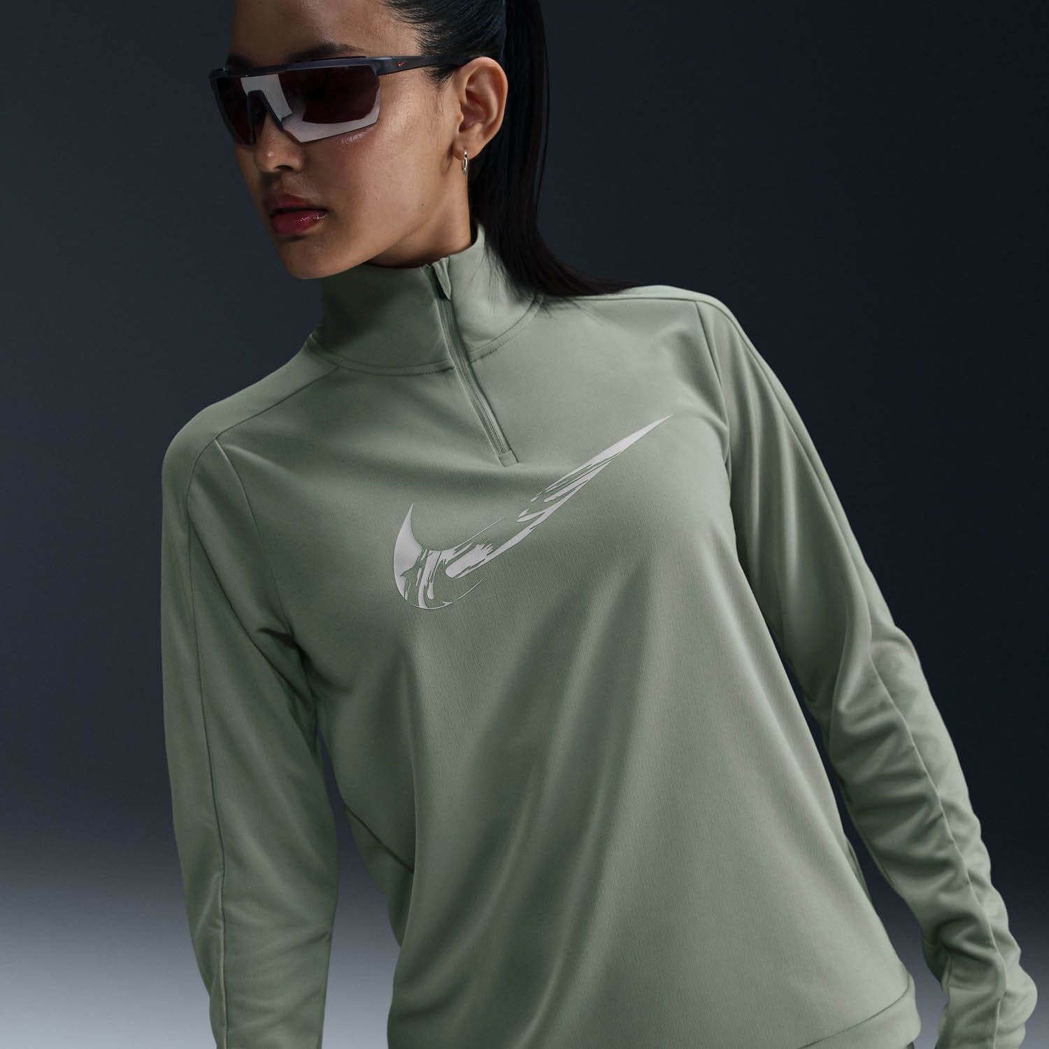 Nike  Swoosh Dri-fit 1/4 Zip Mid Layer